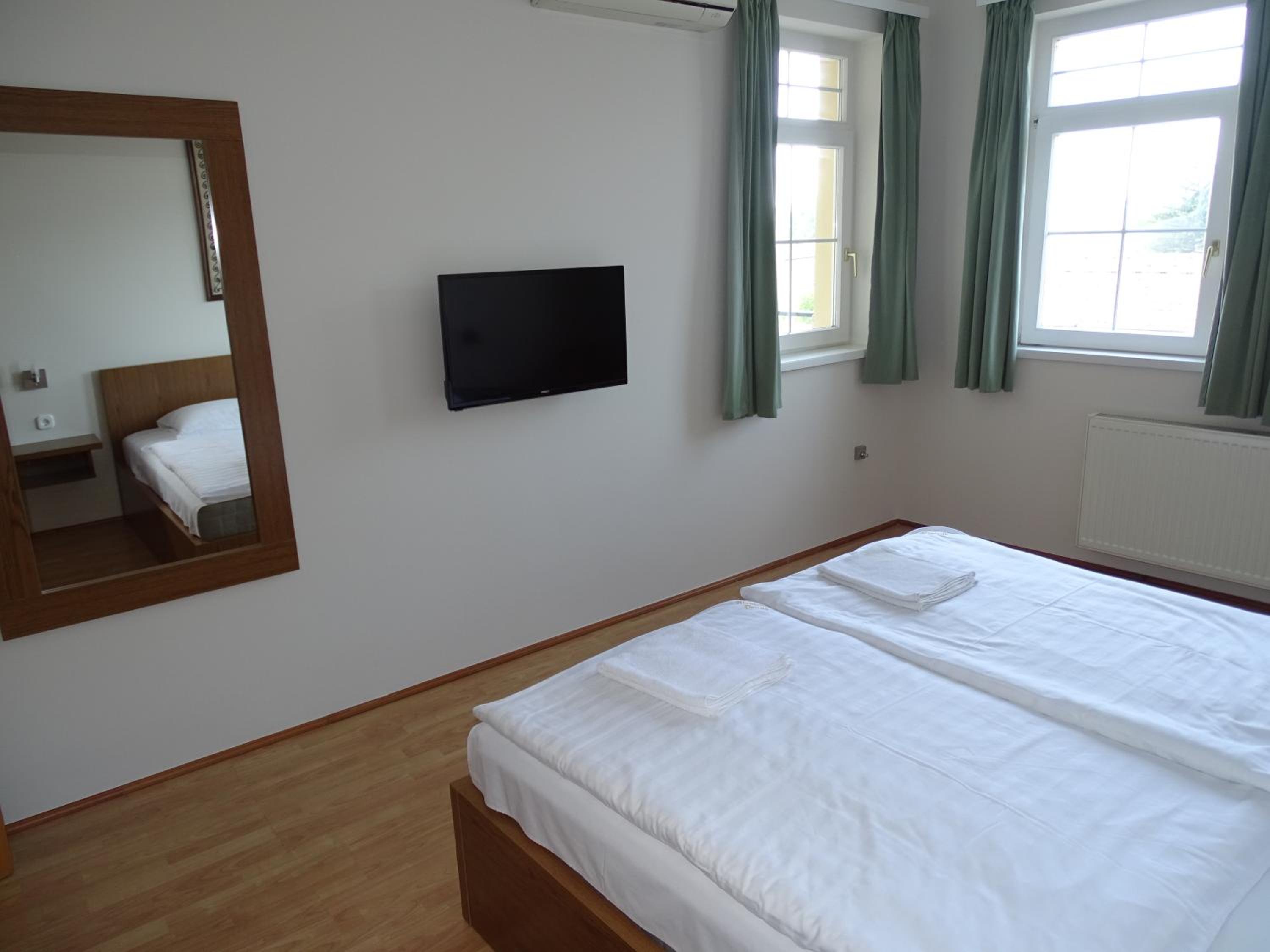 Alabárdos Panzió és Apartmanház view 2