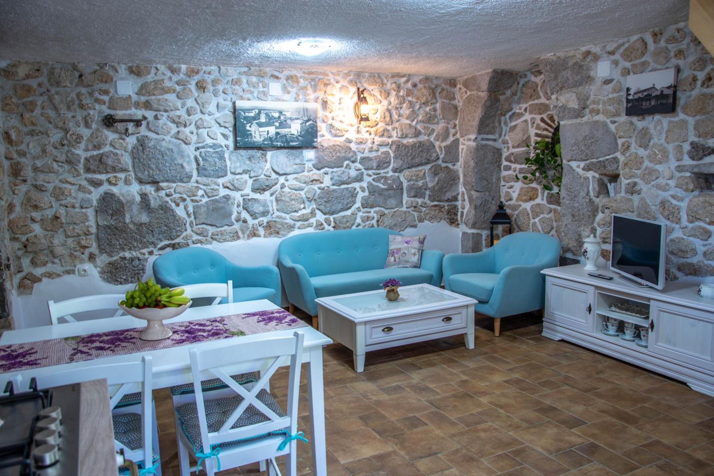 Traditional Stone House St.Anton view 4