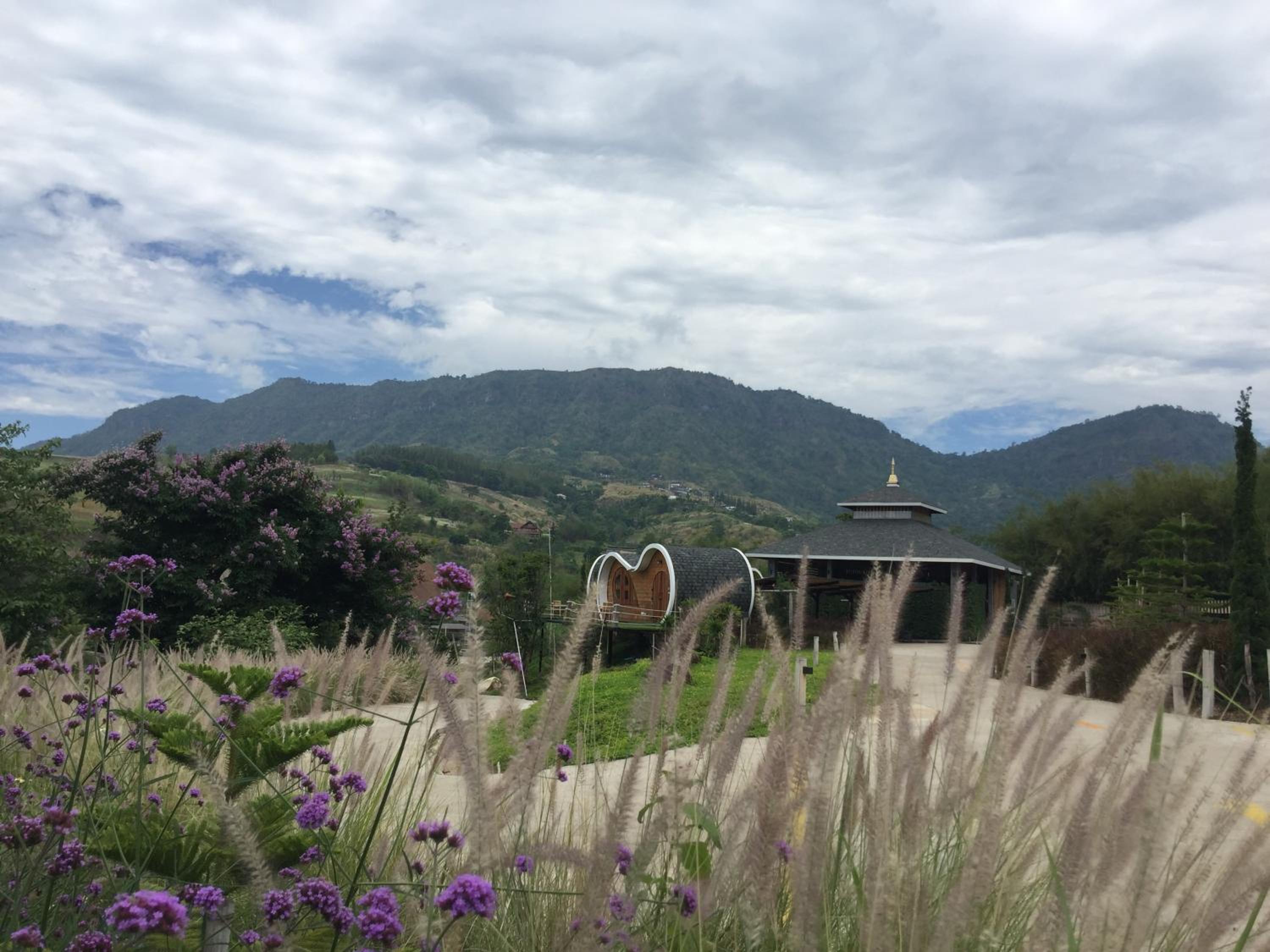 Kiri Pura Resort