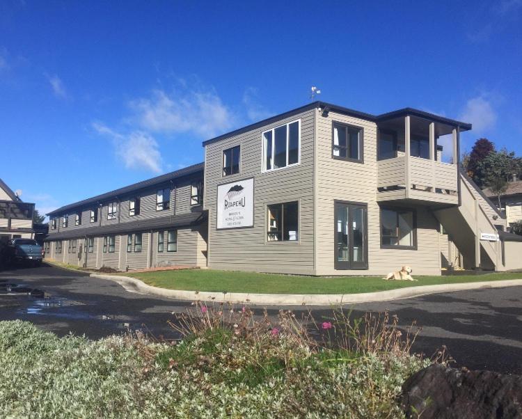 Ruapehu Mountain Motel & Lodge view 2