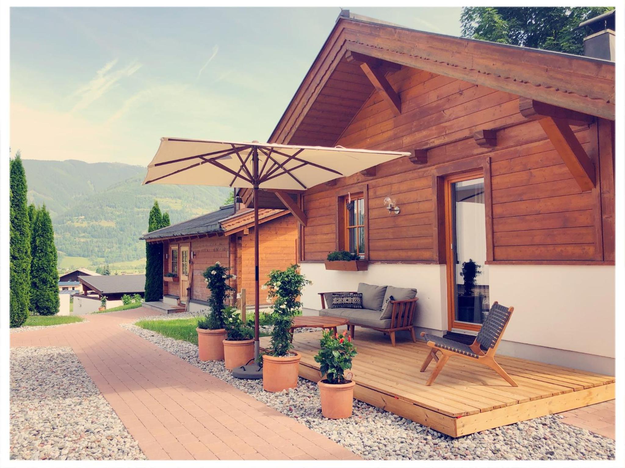 Dorfchalets & Apartments - in Kaprun centre including FREE entry Tauern Spa and Summer Card