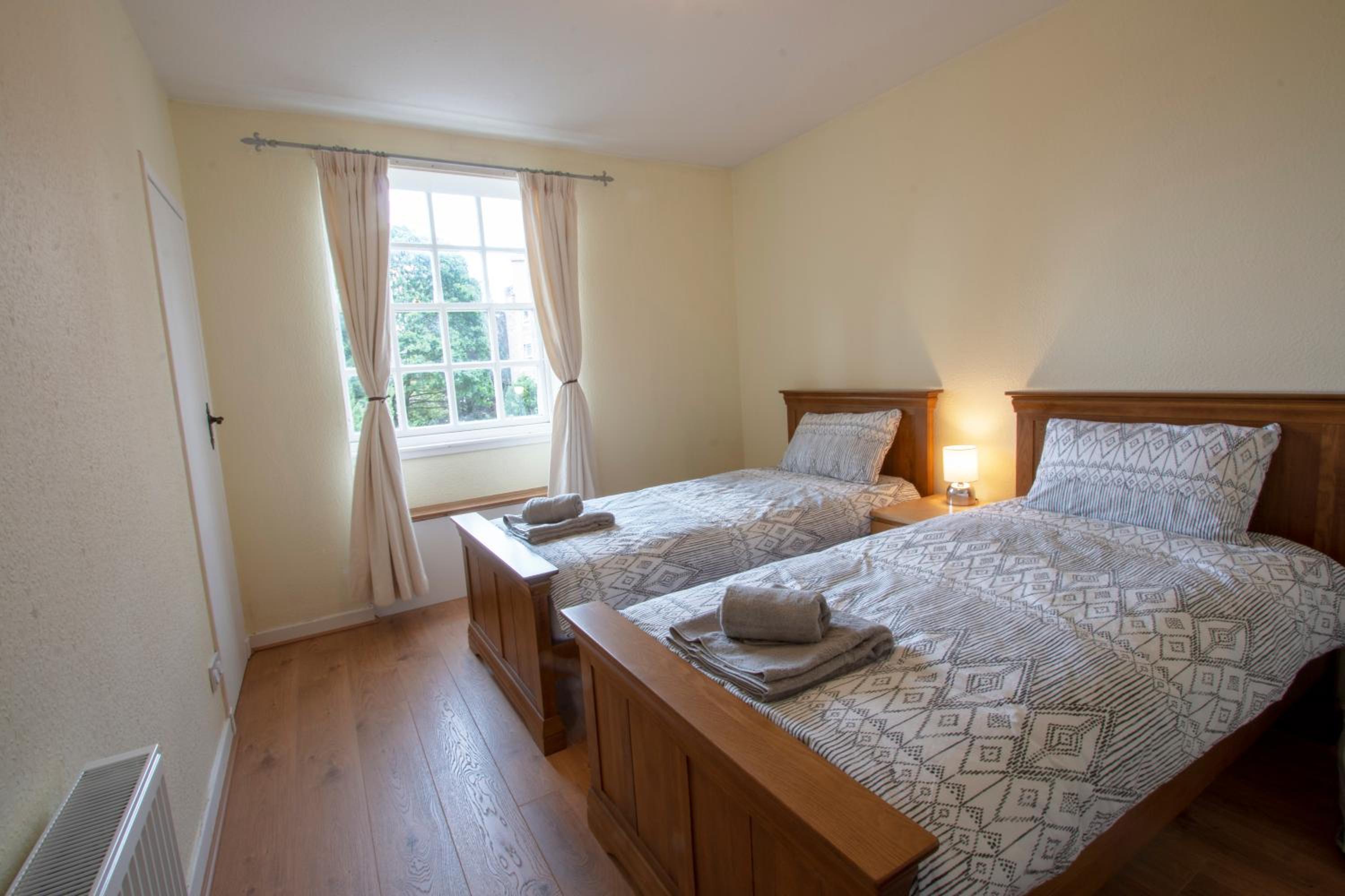 Cadell House Apt - Royal Mile view 3