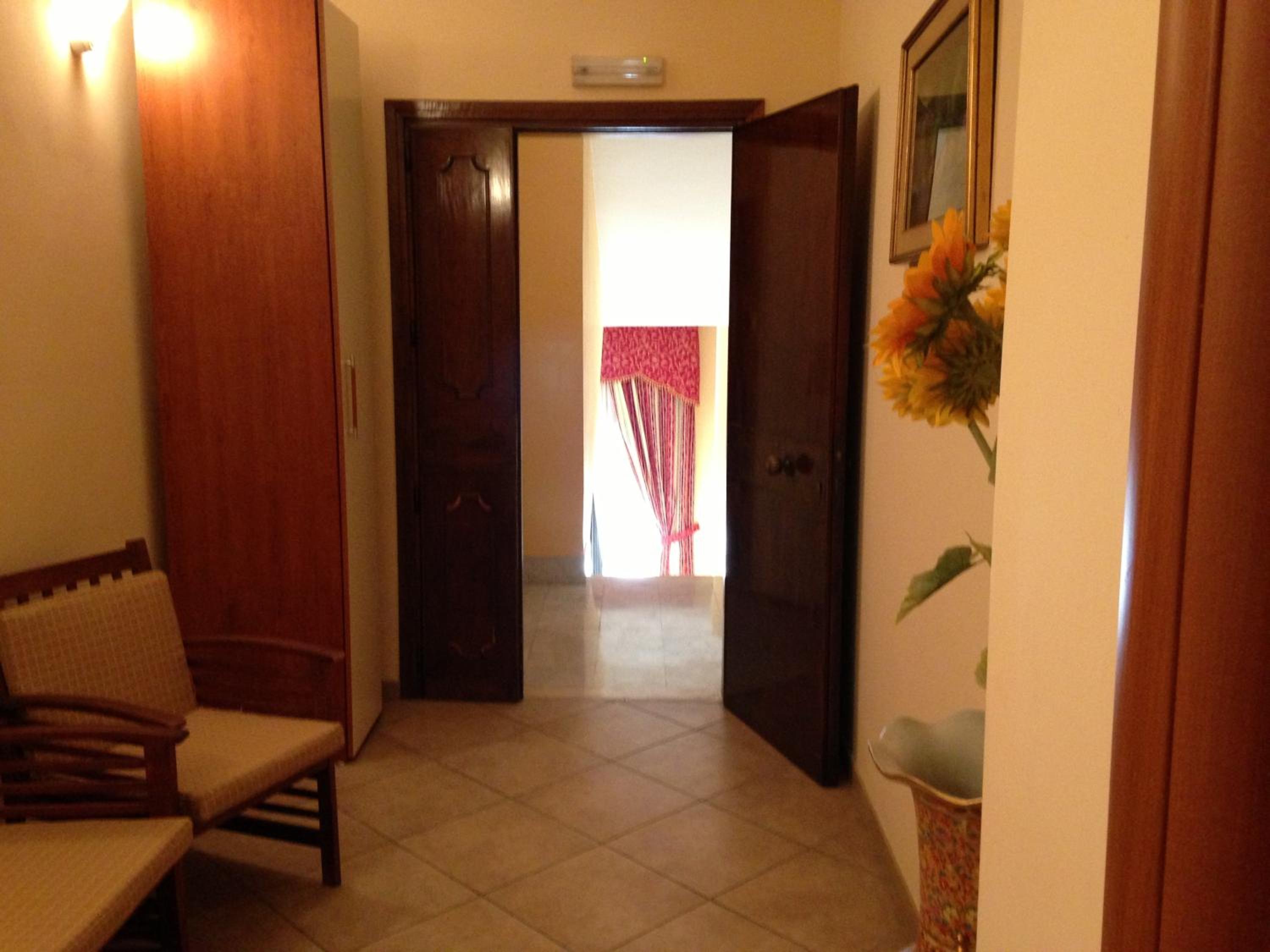 Photo 33