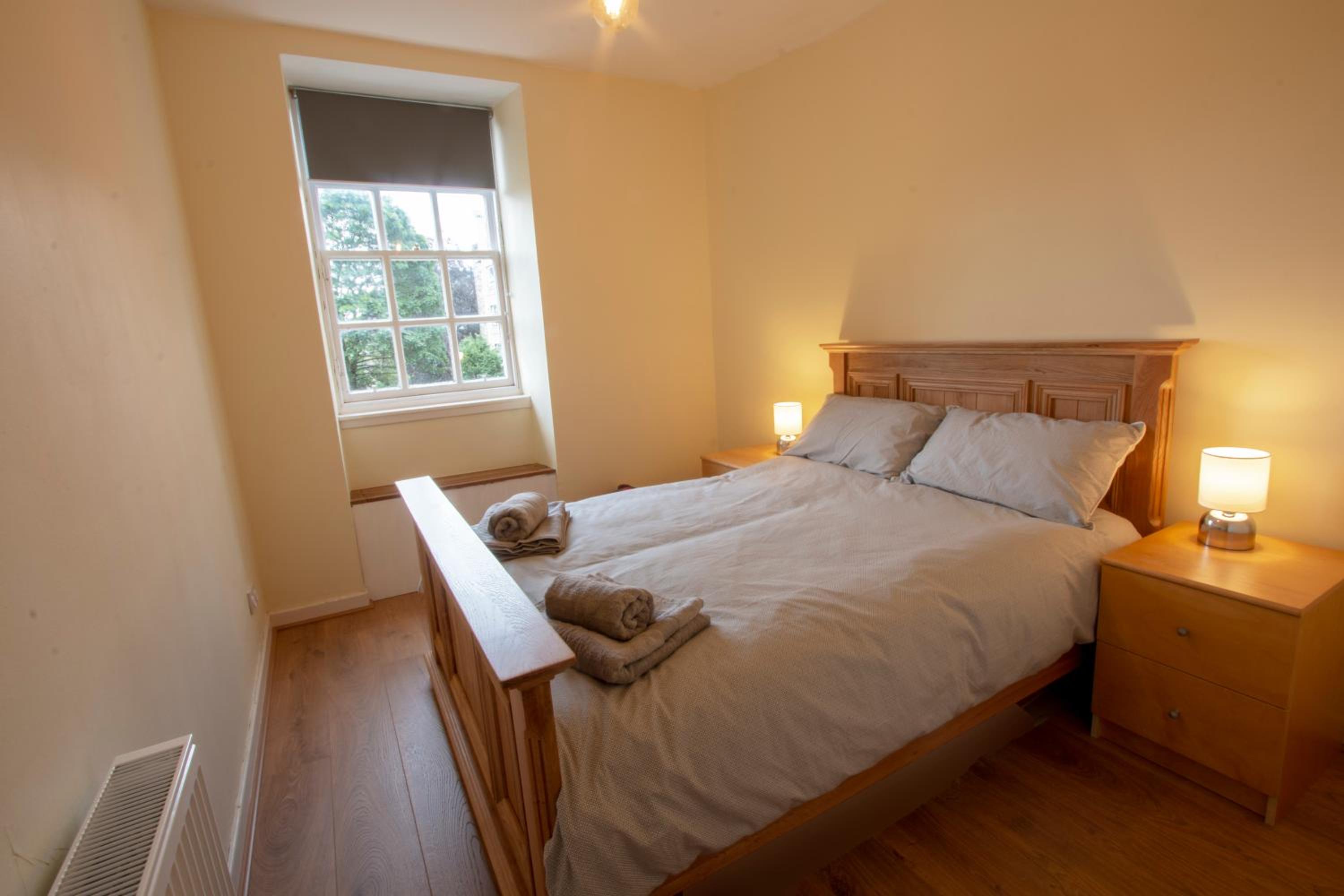 Cadell House Apt - Royal Mile view 4
