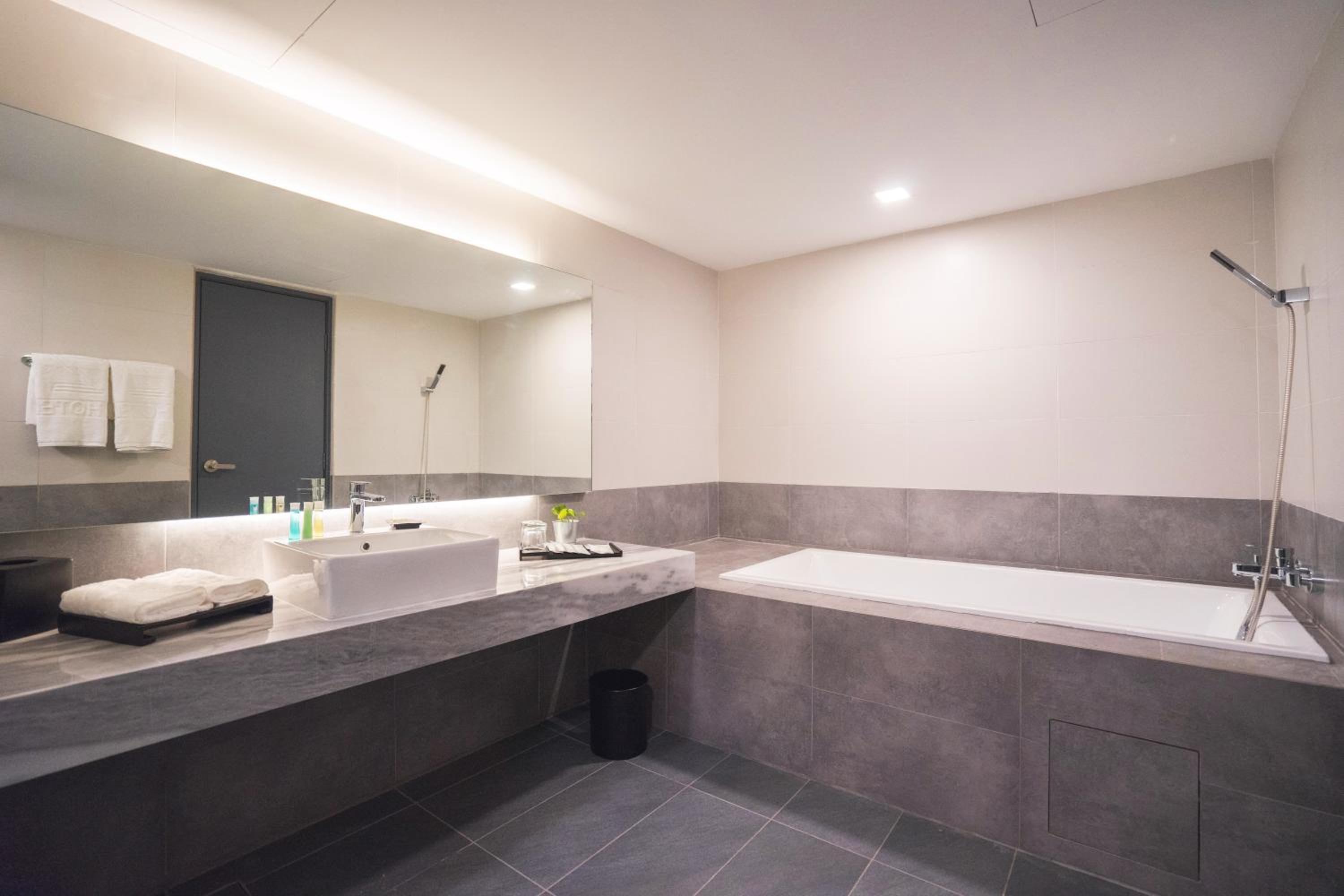 Z HOTEL photo 6