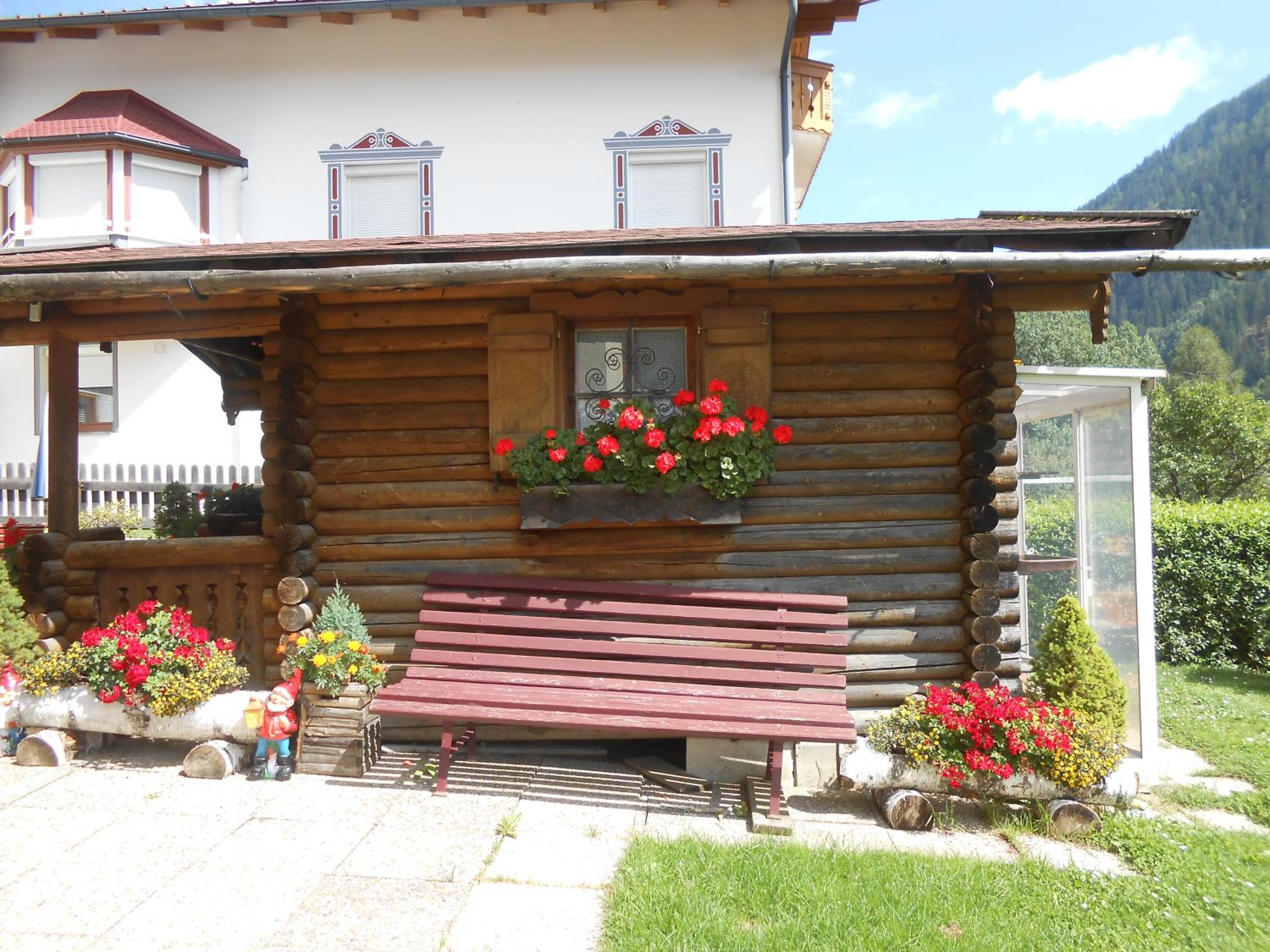 Photo 18