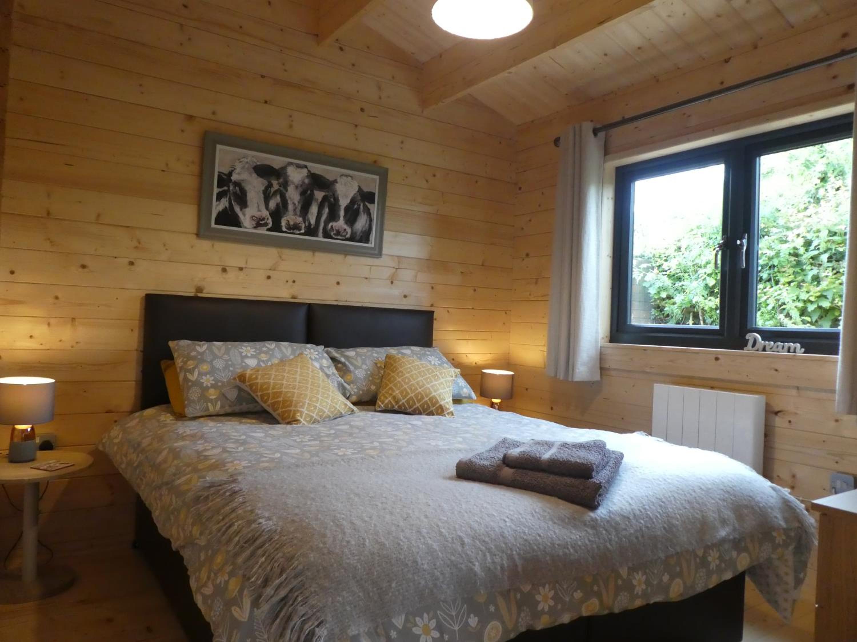 Pound Farm Holidays - Orchard Lodge view 4