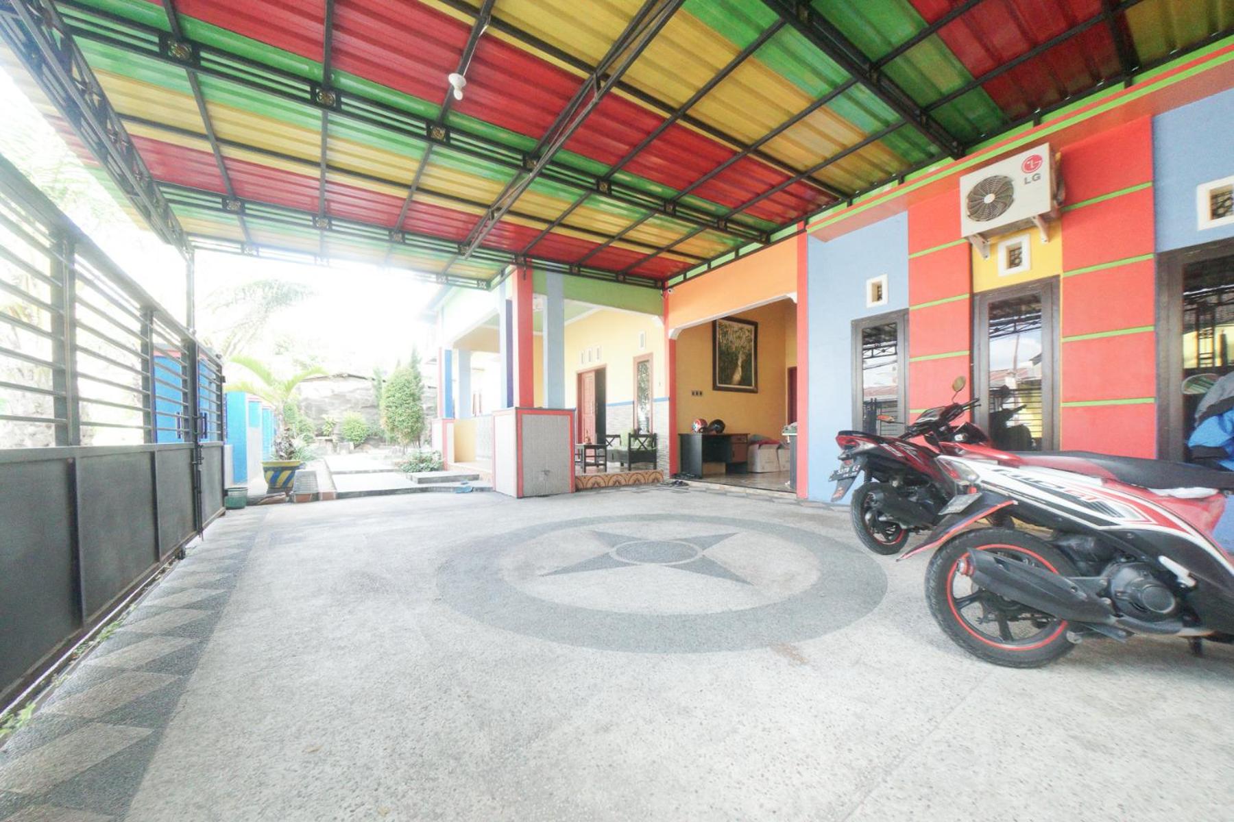 RedDoorz Syariah near Mall Roxy Banyuwangi 2, Banyuwangi - 14