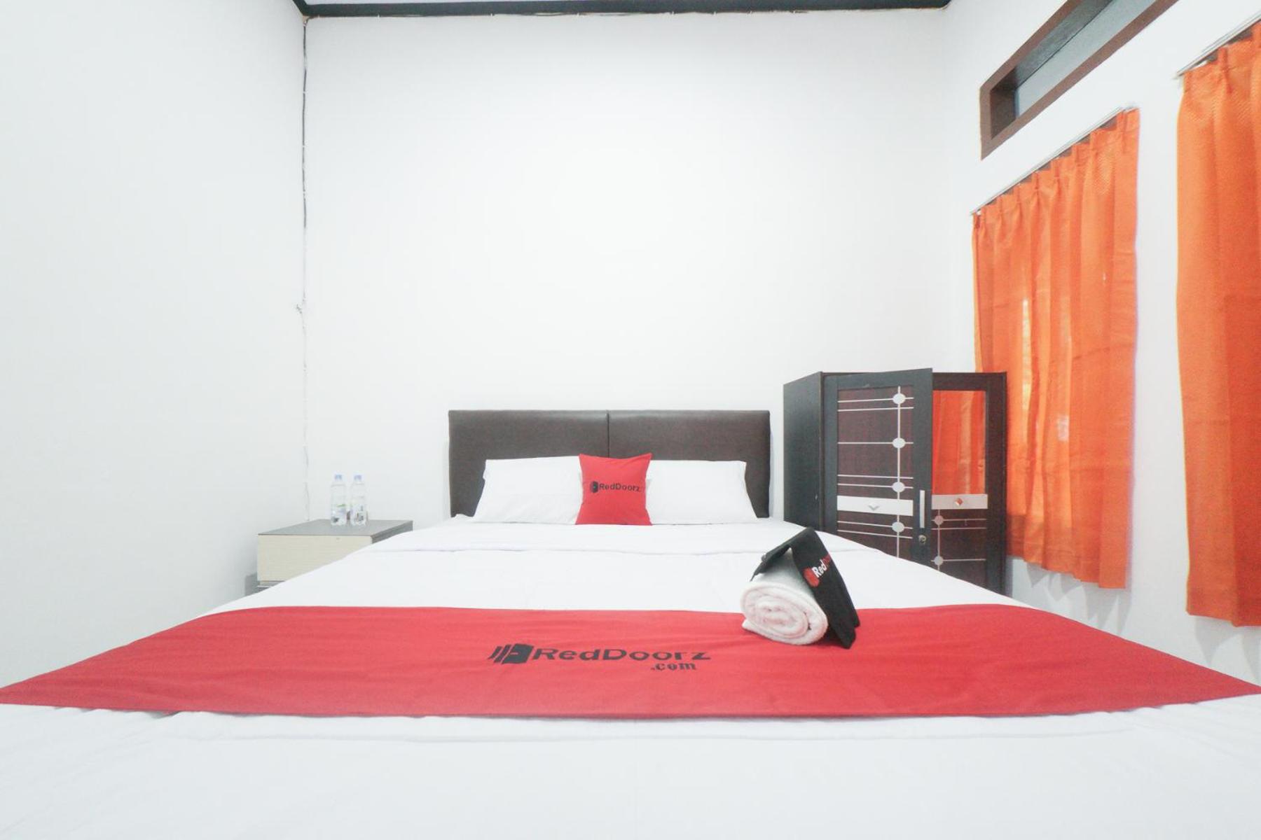RedDoorz Syariah near Mall Roxy Banyuwangi 2, Banyuwangi - 21