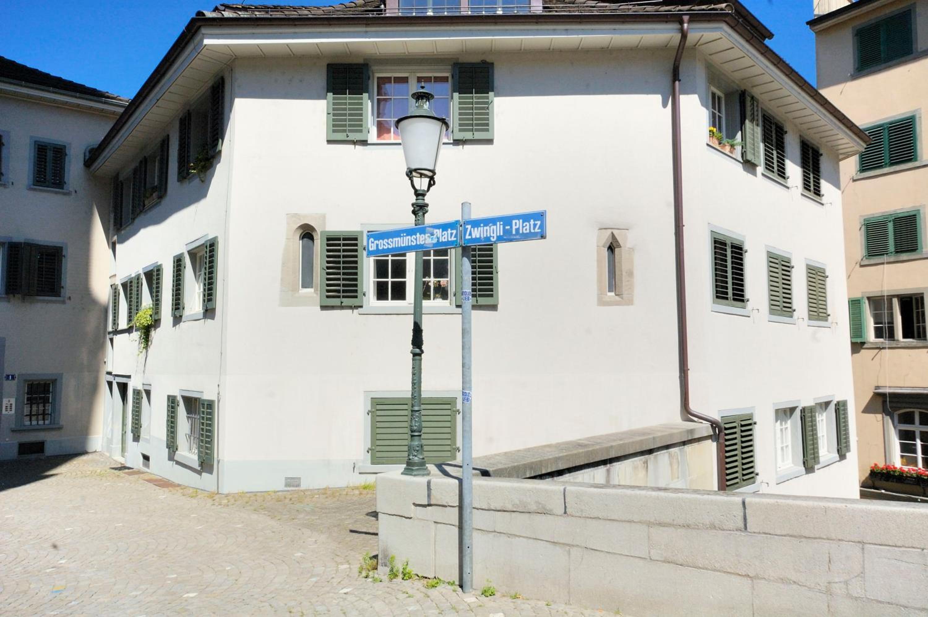 1BR flat in historical center - Symbol 3