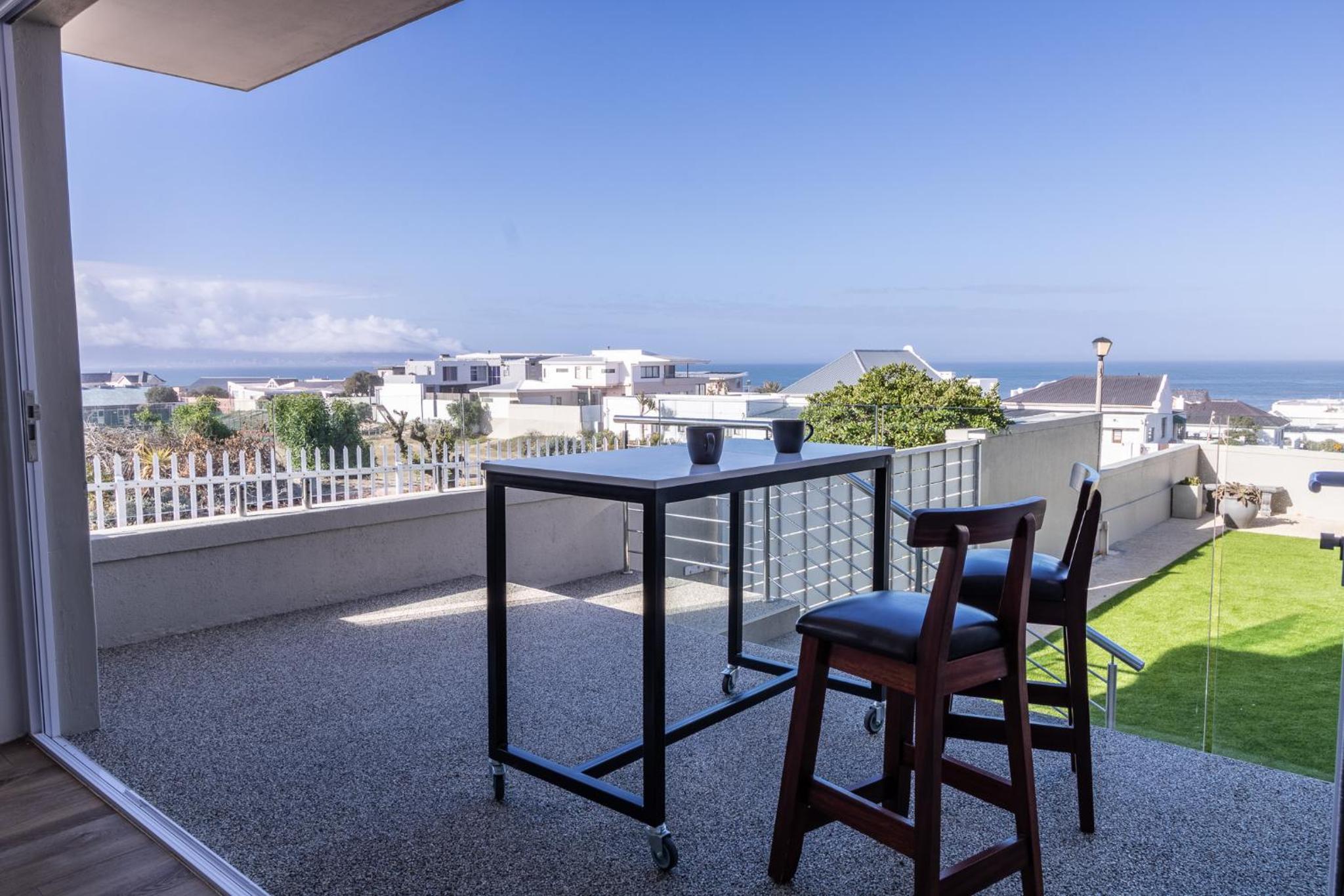 Small Bay Beach Suites view 4