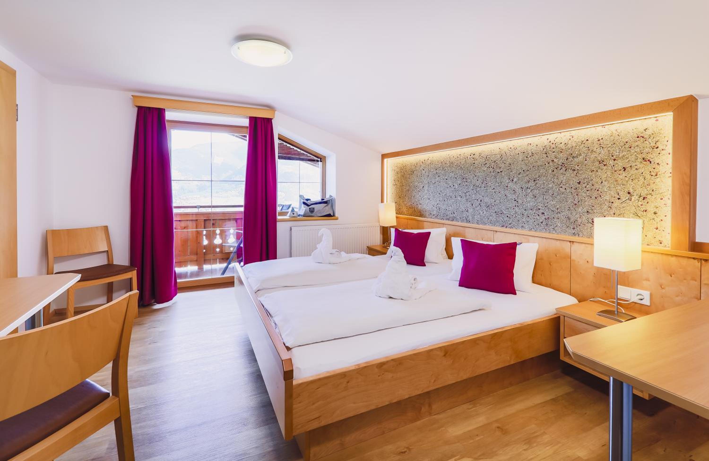 Panorama Hotel Guggenbichl - inkl Sommerkarte, einmaliger Eintritt ins Tauern Spa & bester Ausblick über Kaprun
