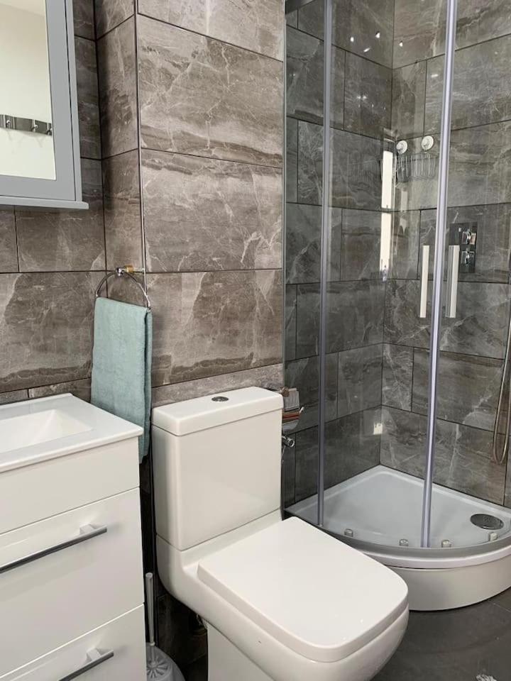 Forest Hill Apartment