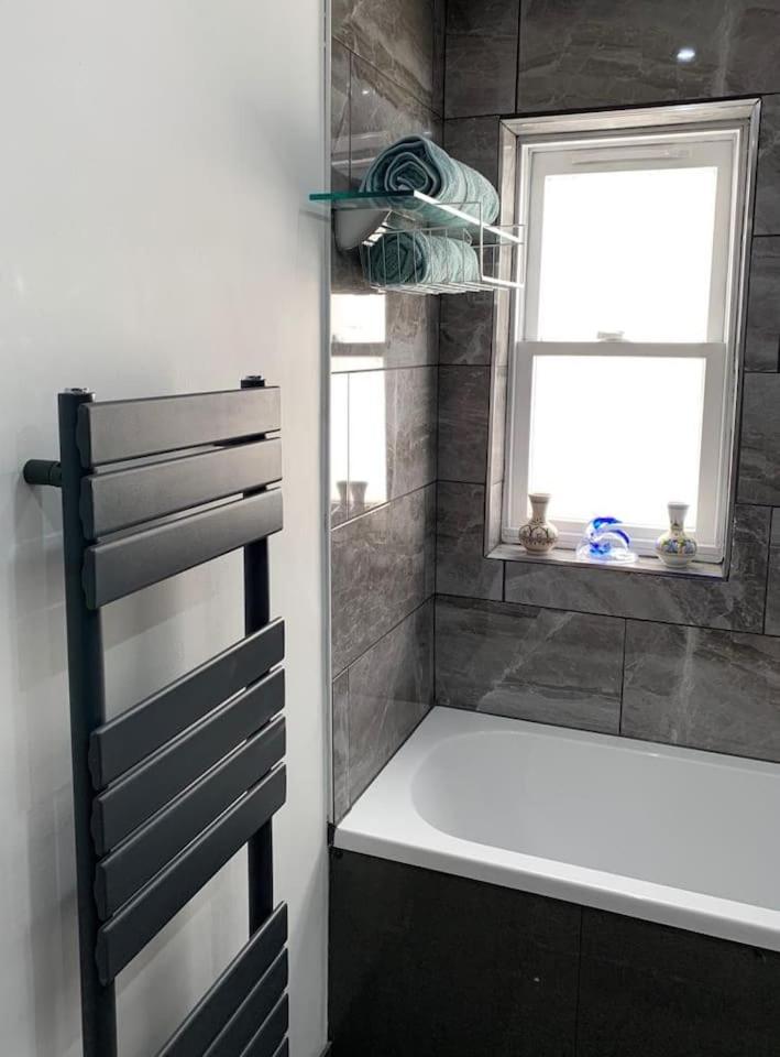 Forest Hill Apartment