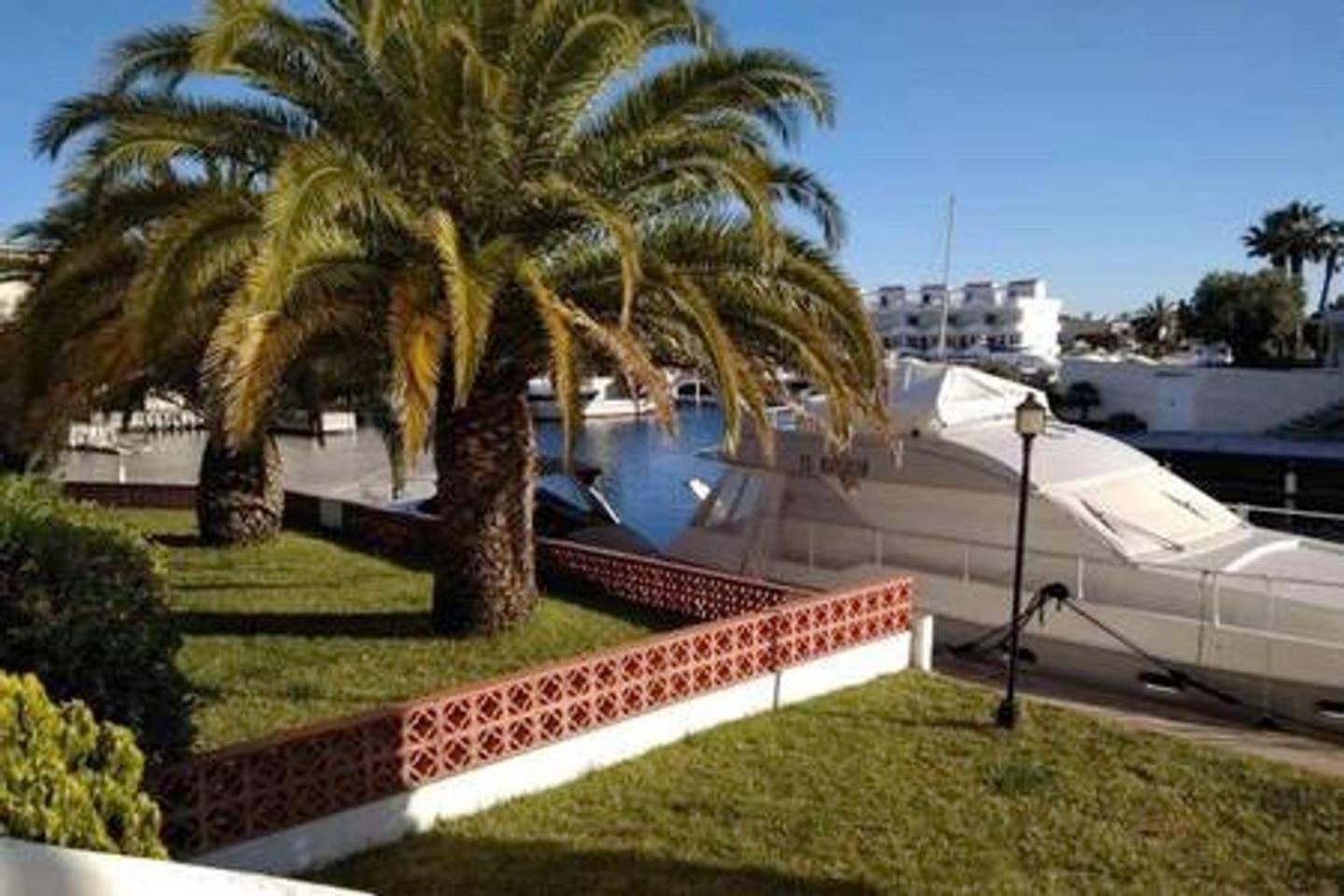 APPARTEMENT REZ DE JARDIN EMPLACEMENT #1 view 3