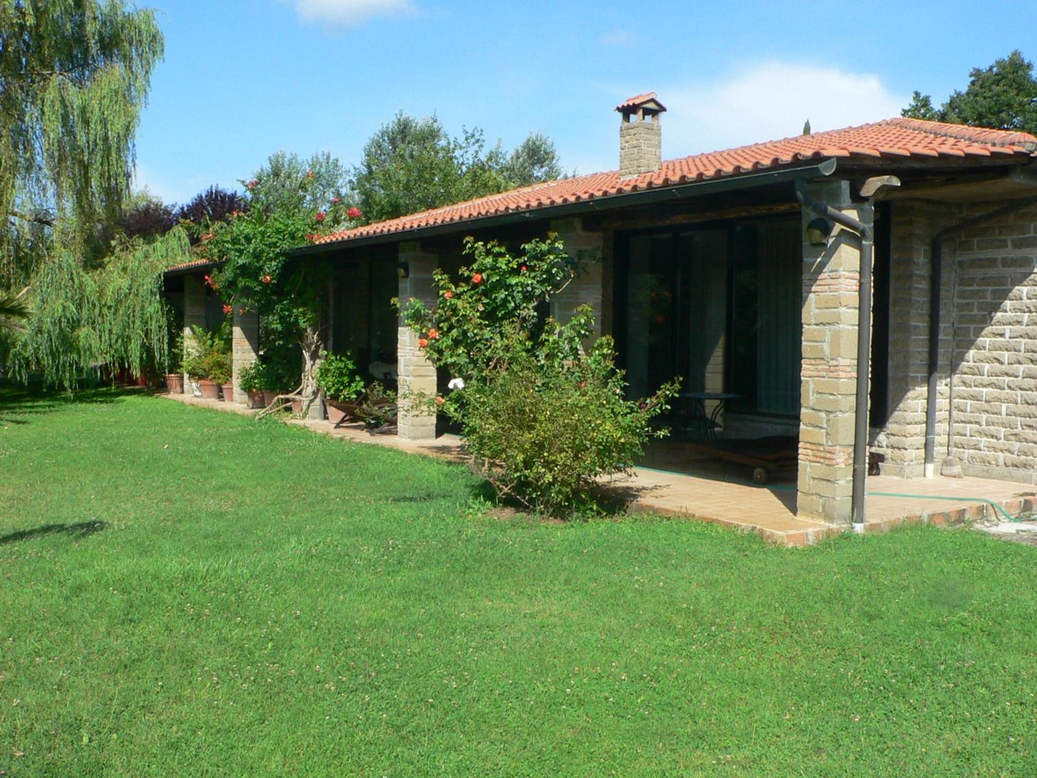 Villa con piscina view 3