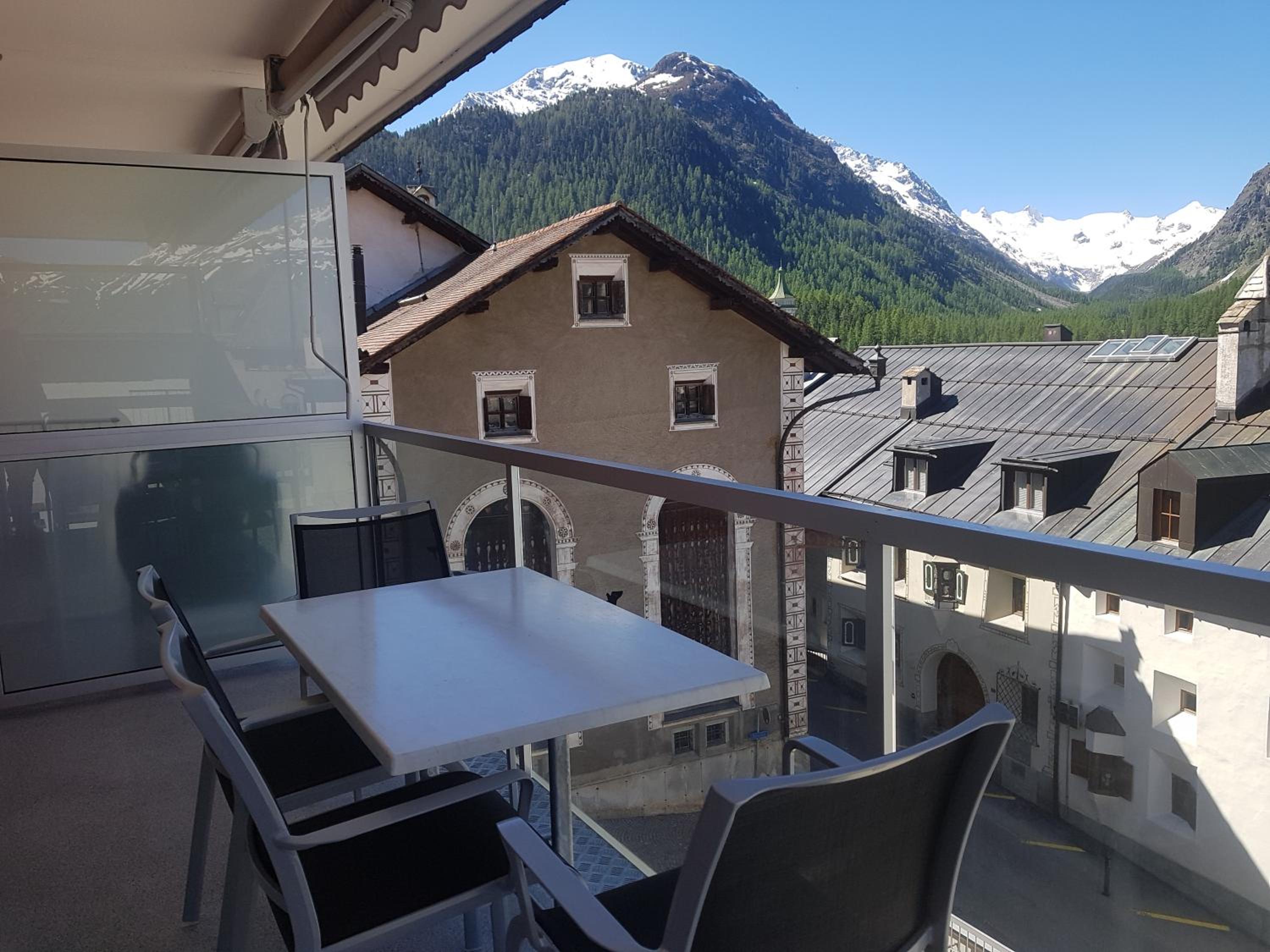 Apartment Kesch Chesa Quadrella view 3