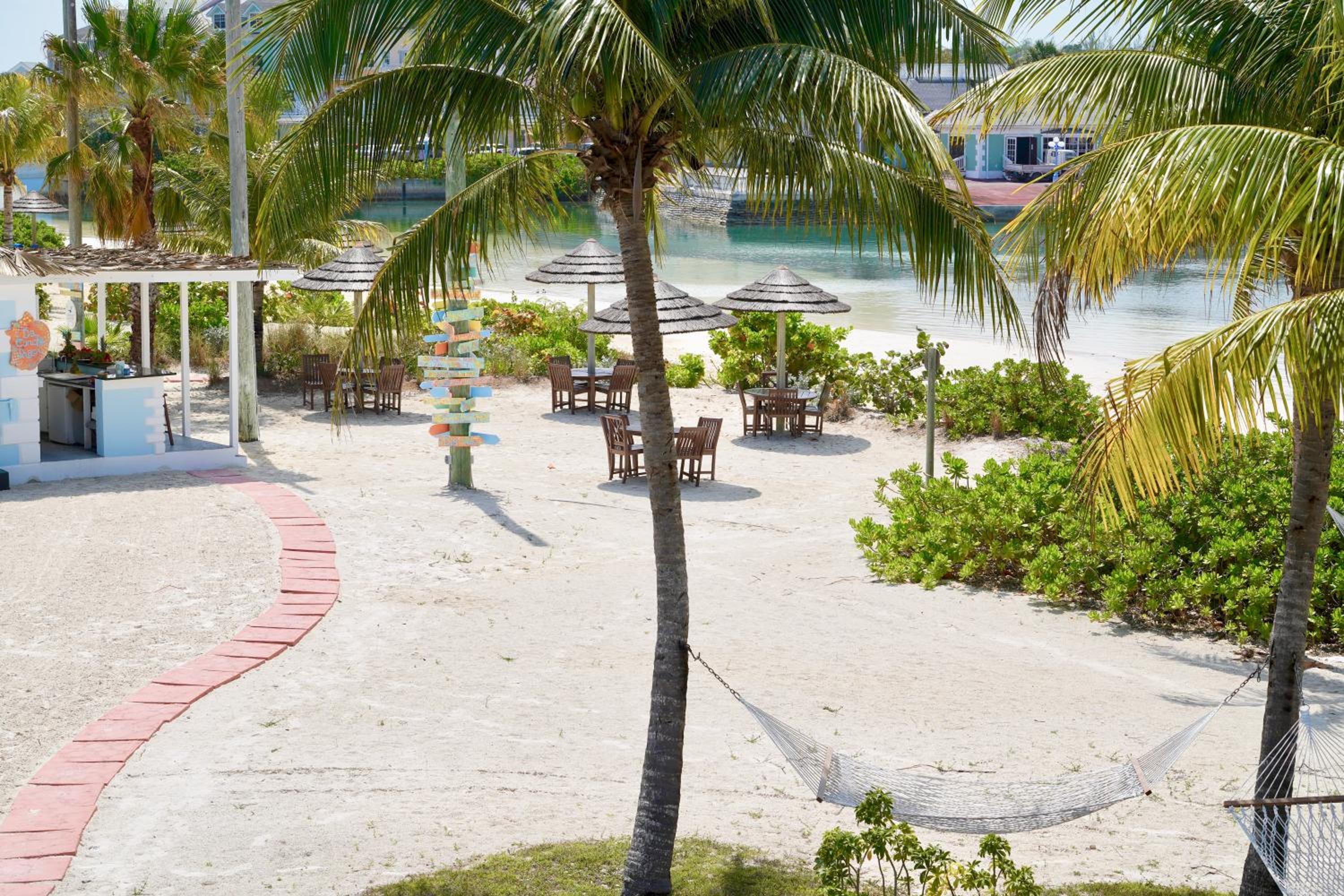 Photo 49 sur 58 de Sandyport Beach Resort