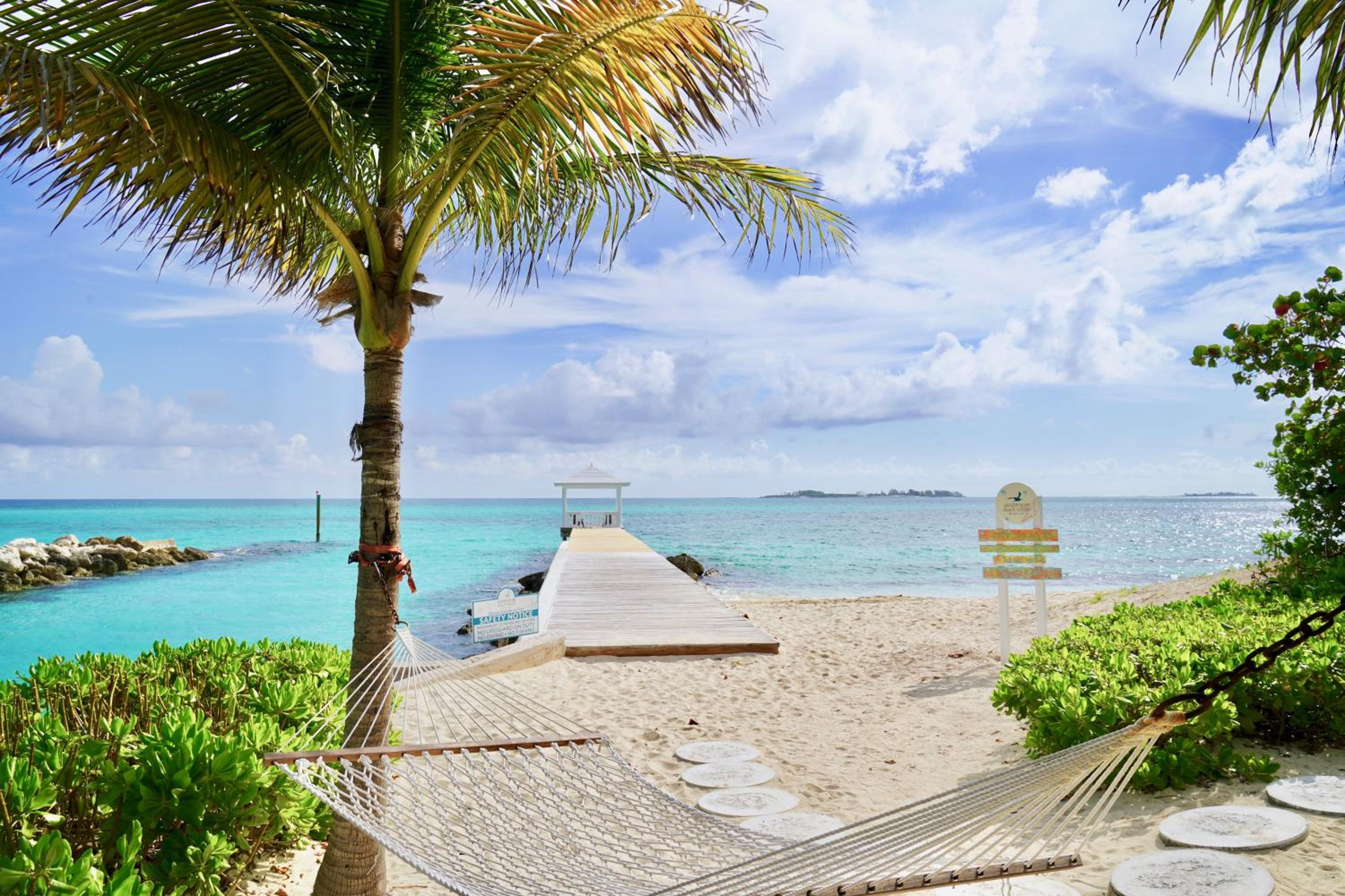 Photo 22 sur 58 de Sandyport Beach Resort