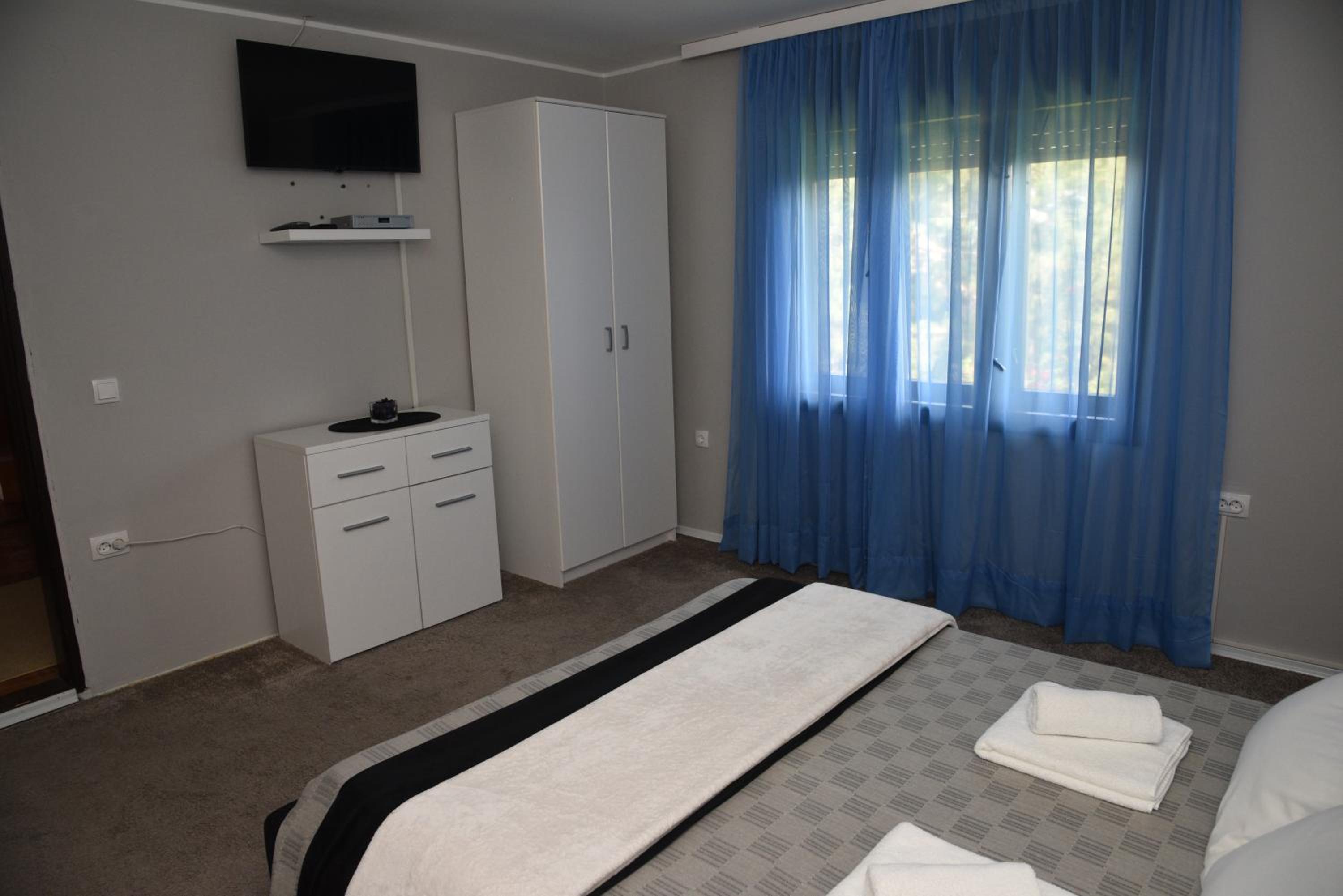 Apartment Dedine Golubac view 3