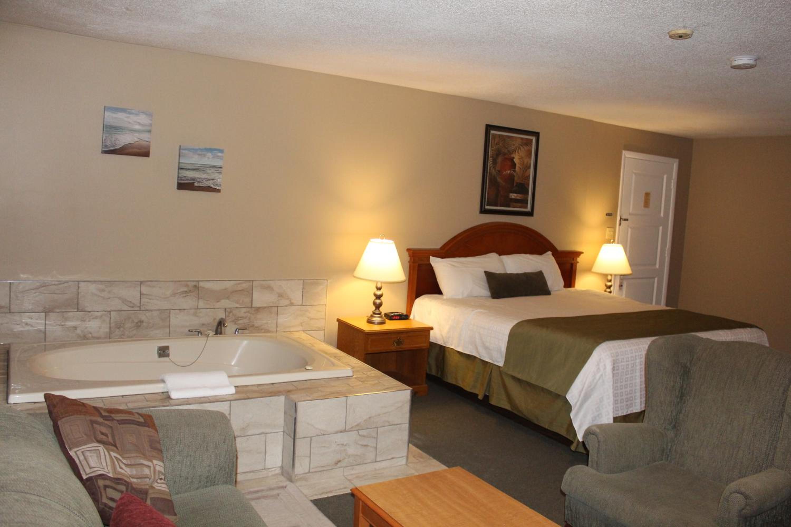 Gananoque Vacations - Colonial Resort-1000Islands - Property Image 7