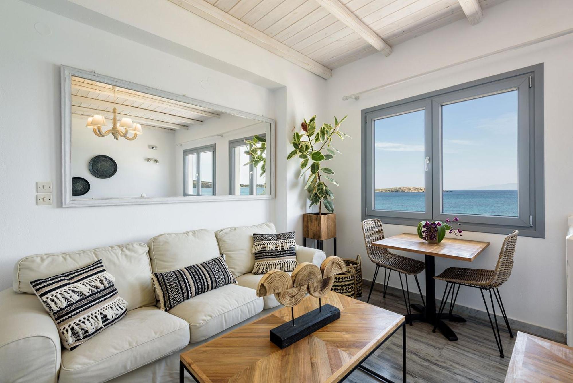 Blue Waves Suites & Apartments - To Kyma photo 2