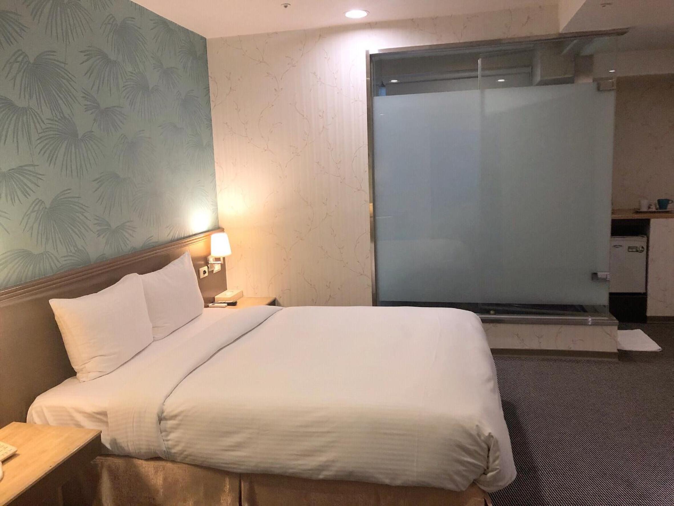 Say Love Hotel