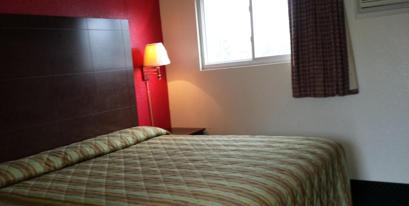 Hallmark Motel