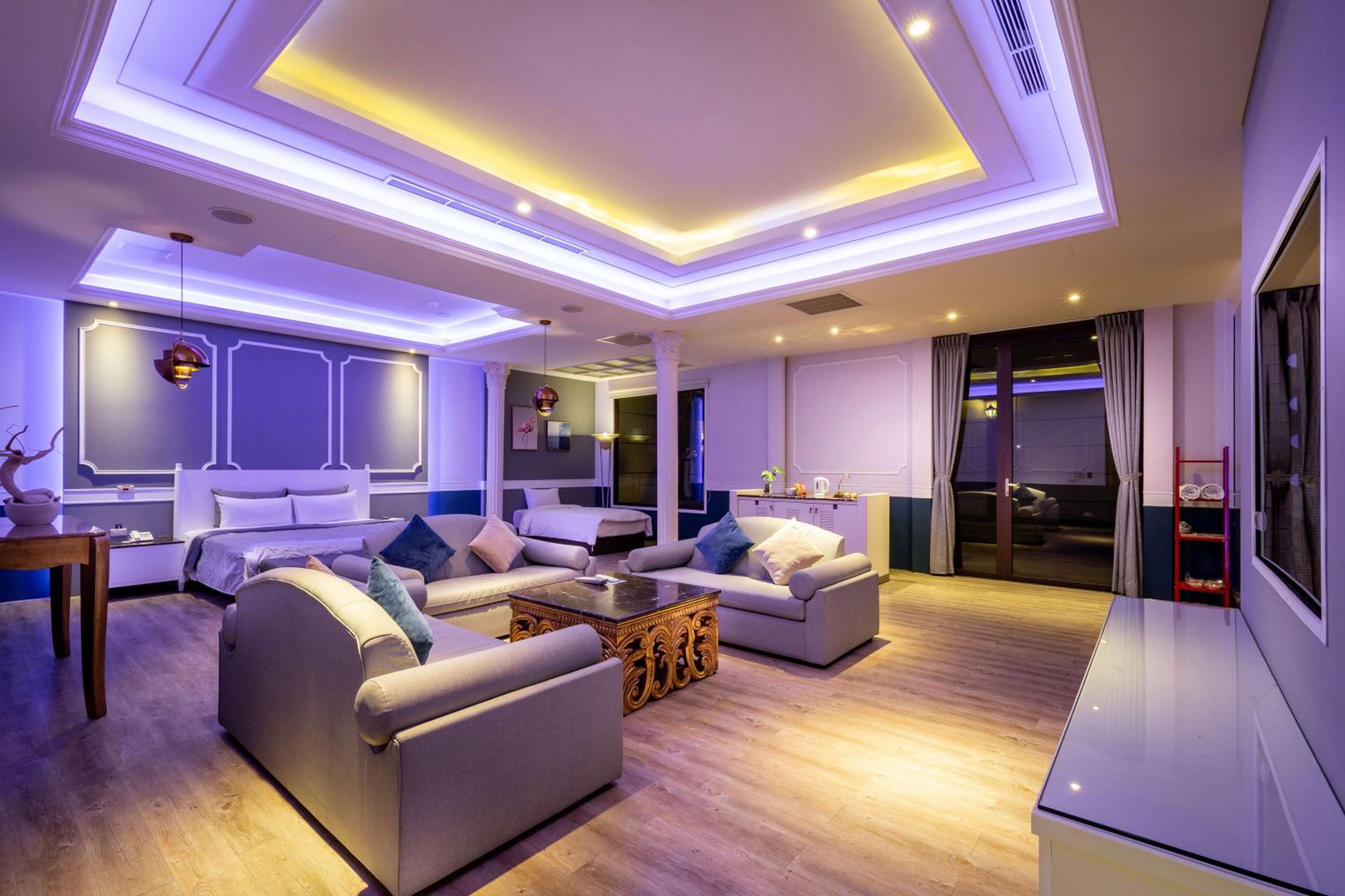 Vogue Boutique Motel