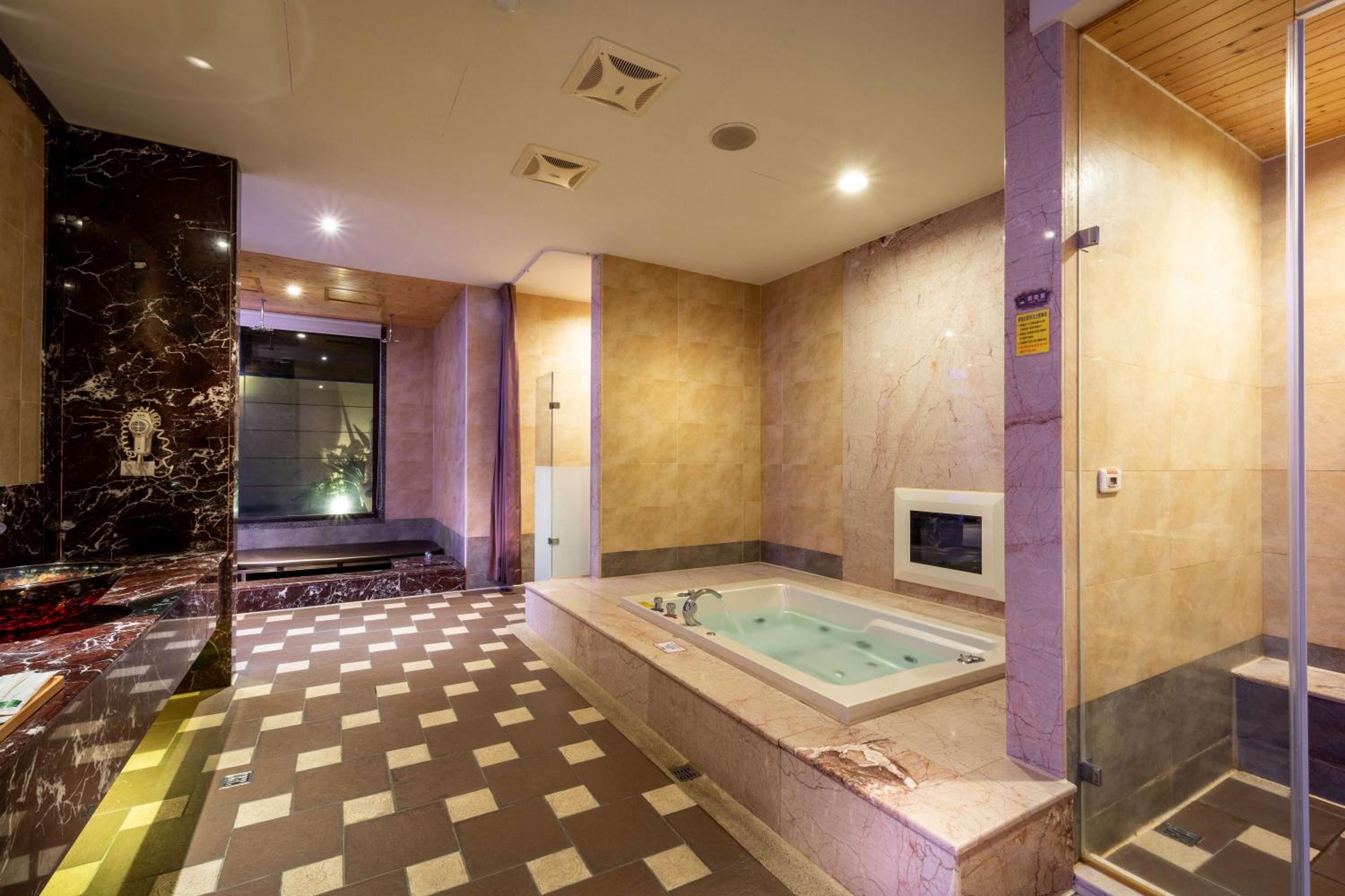 Vogue Boutique Motel