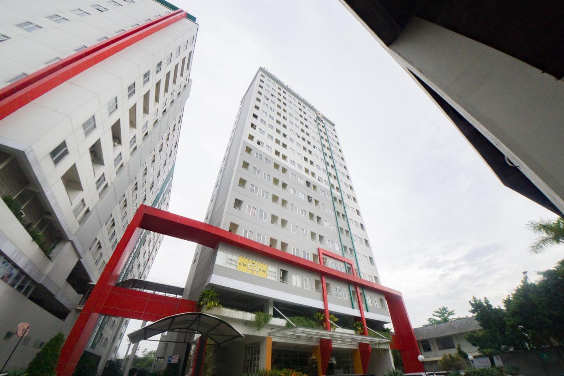 RedDoorz Apartment near Bundaran Satelit Surabaya view 3