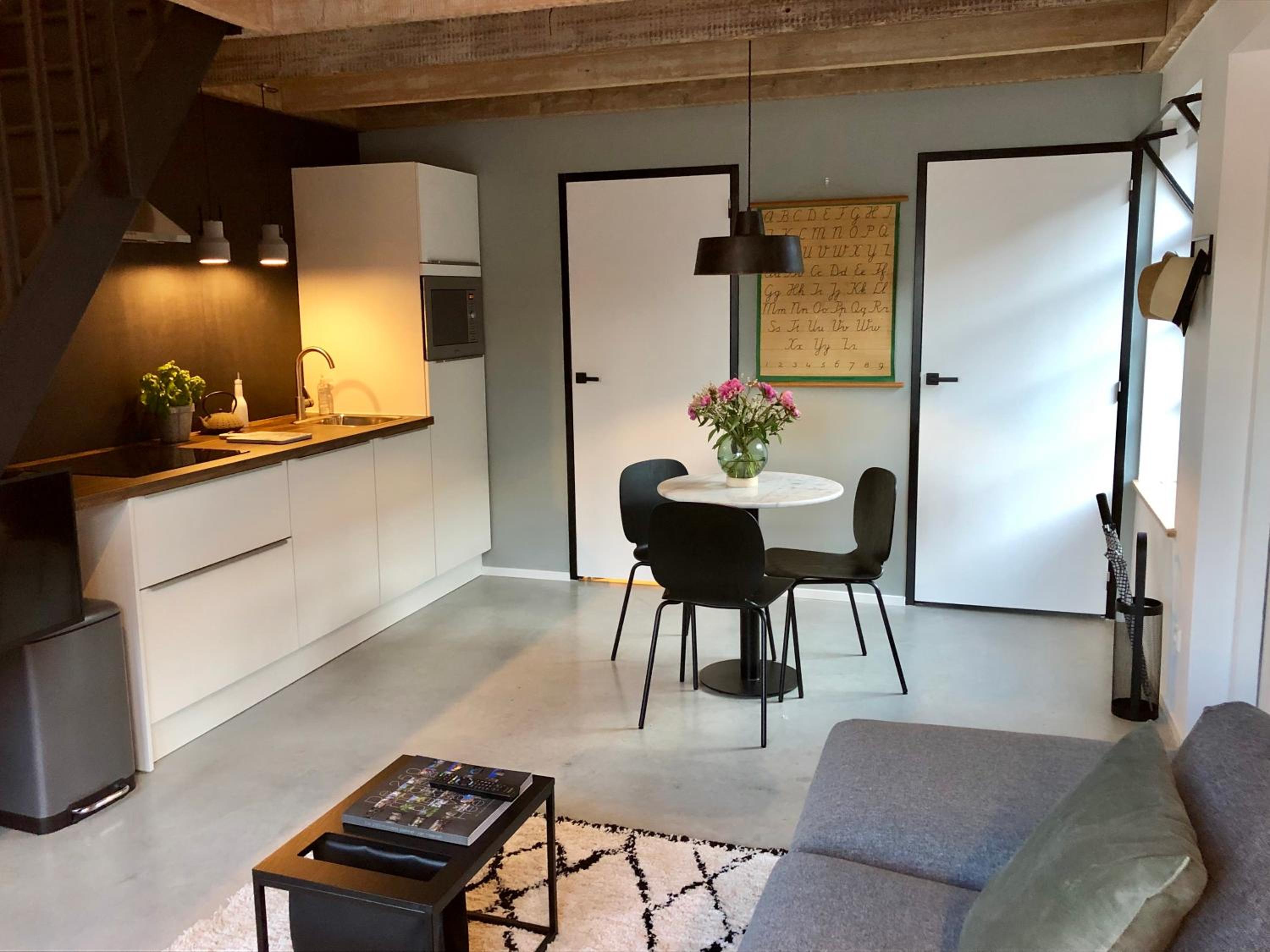 Appartement de Lerarenkamer in de Oude School view 3