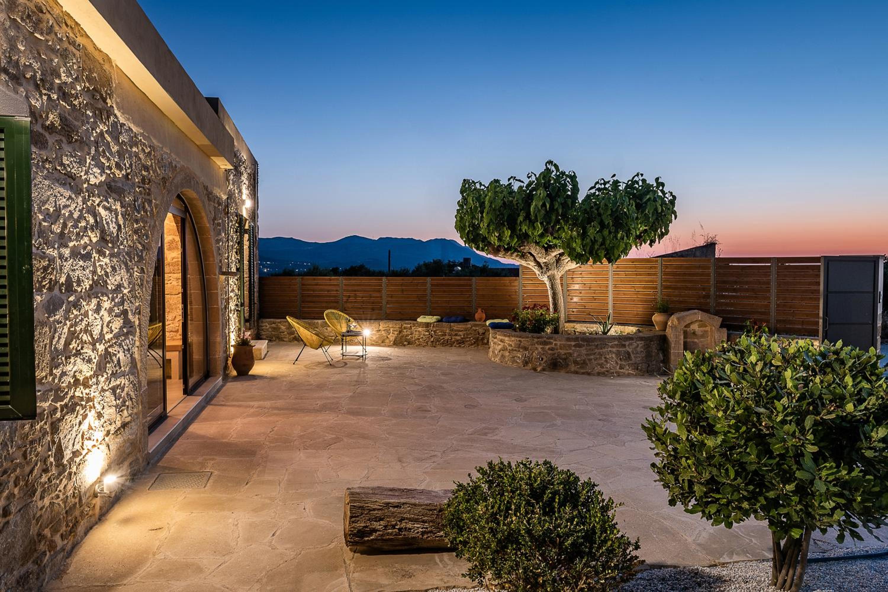 Trialonia Luxury Villa photo 4
