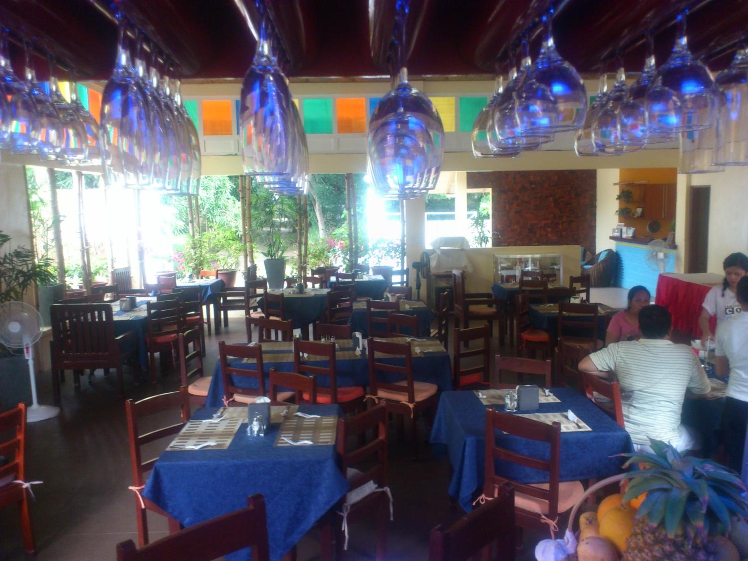 Blue Lagoon Inn & Suites