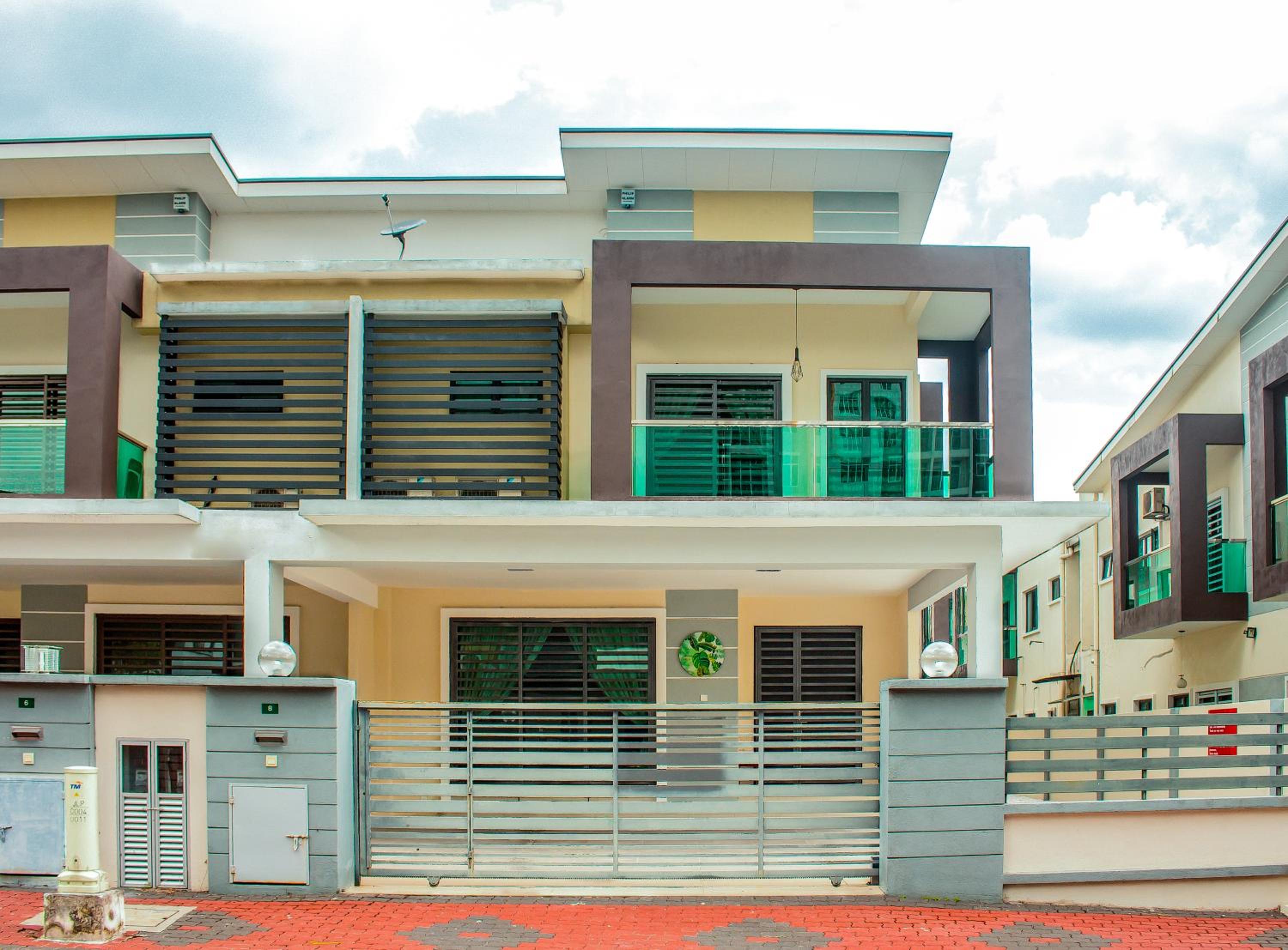 TROPICAL LIVINGS MERU IPOH HOMESTAY by Grab A Stay photo 1