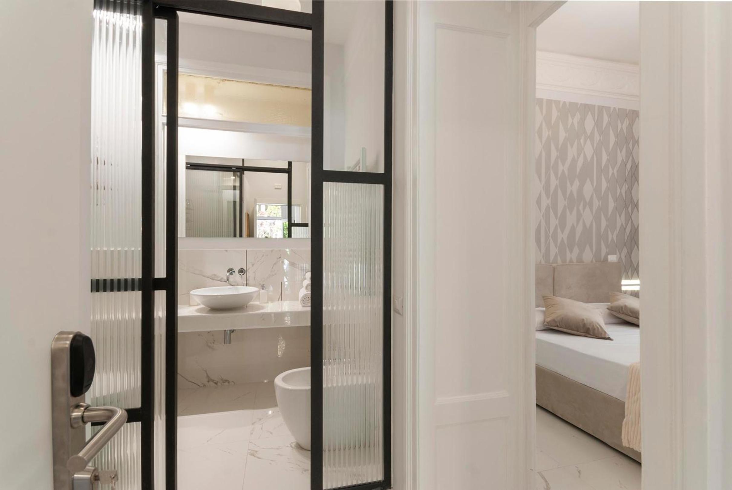 Bea Suites Luxury Rooms