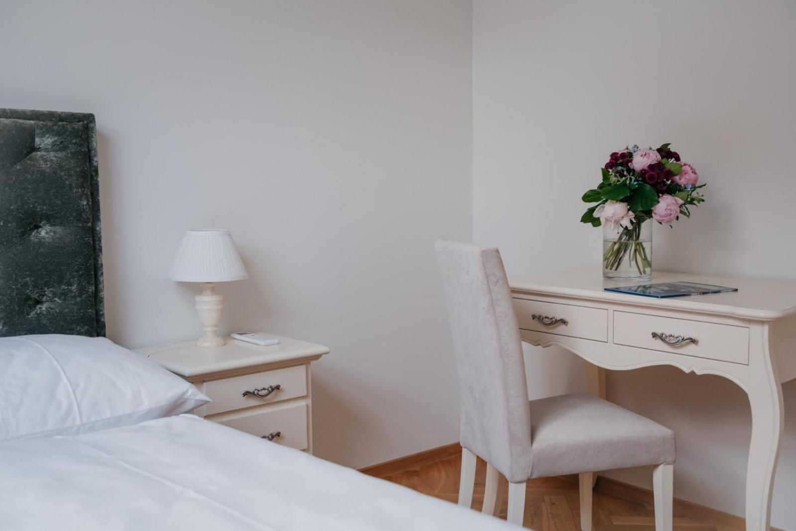 High Heaven en Prague — hotel room