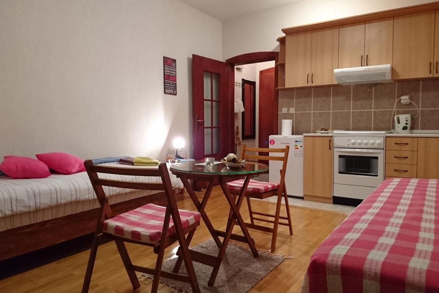 Hellena Apartment