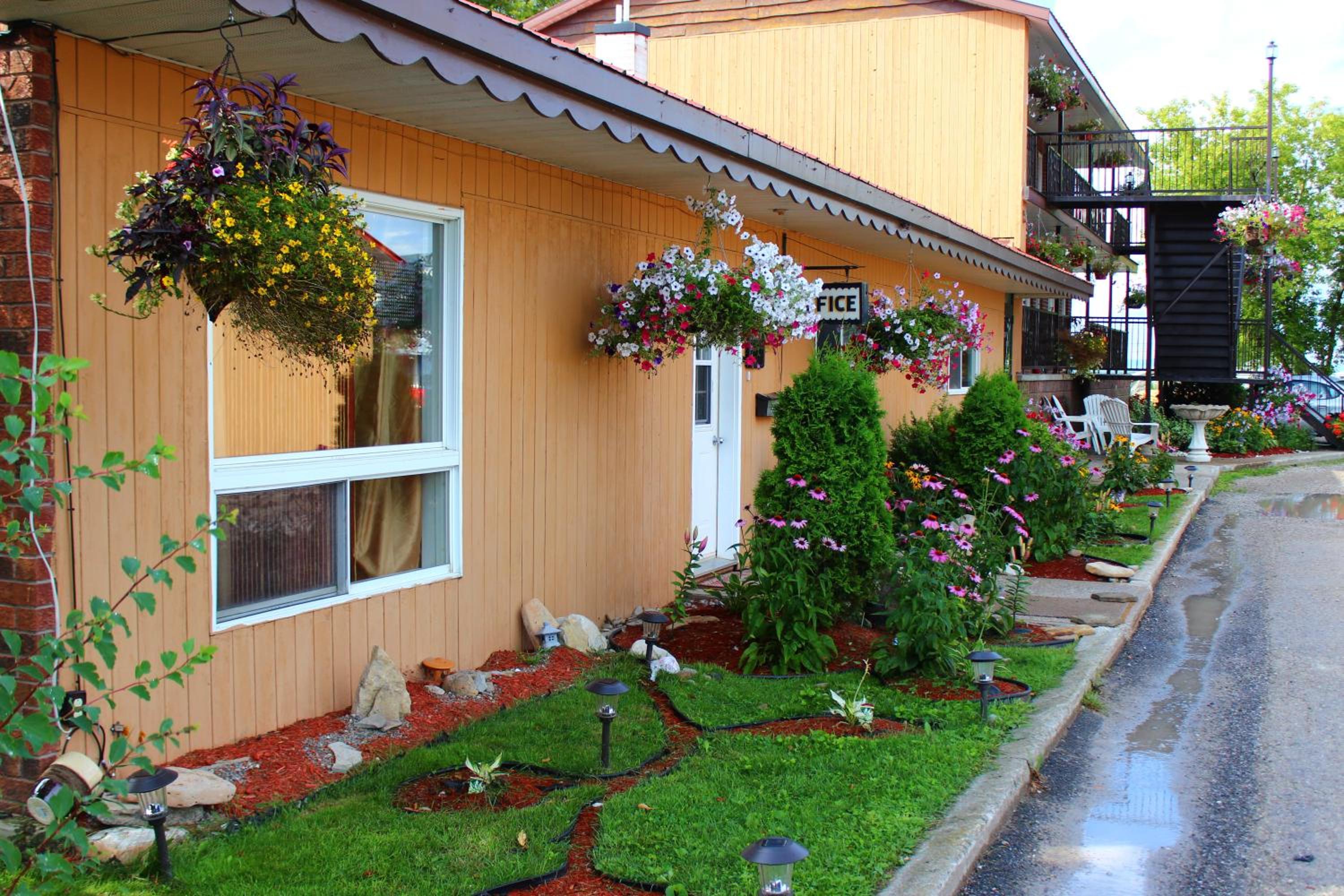 Hawberry Motel