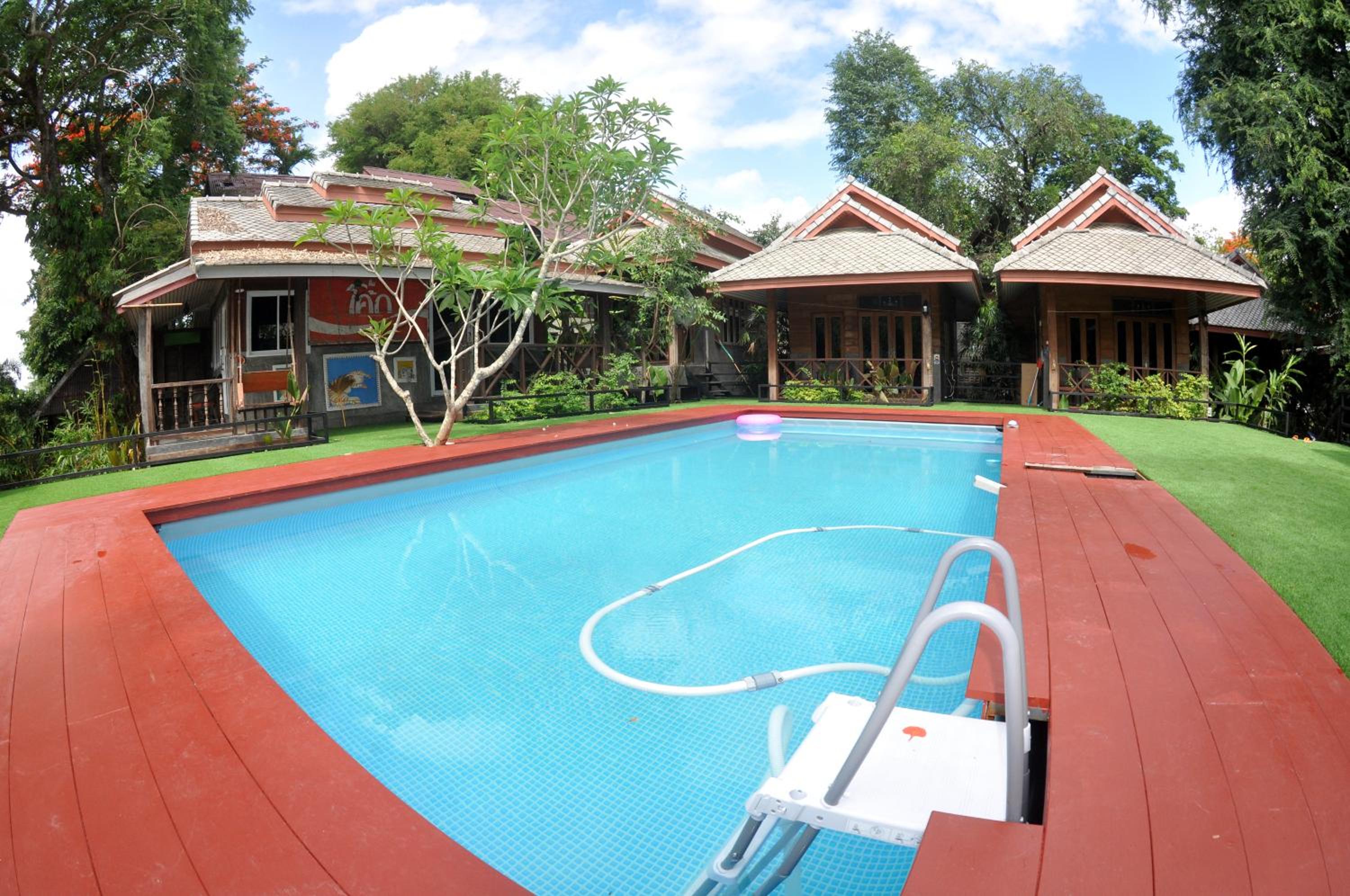 Sawasdeepai River Resort