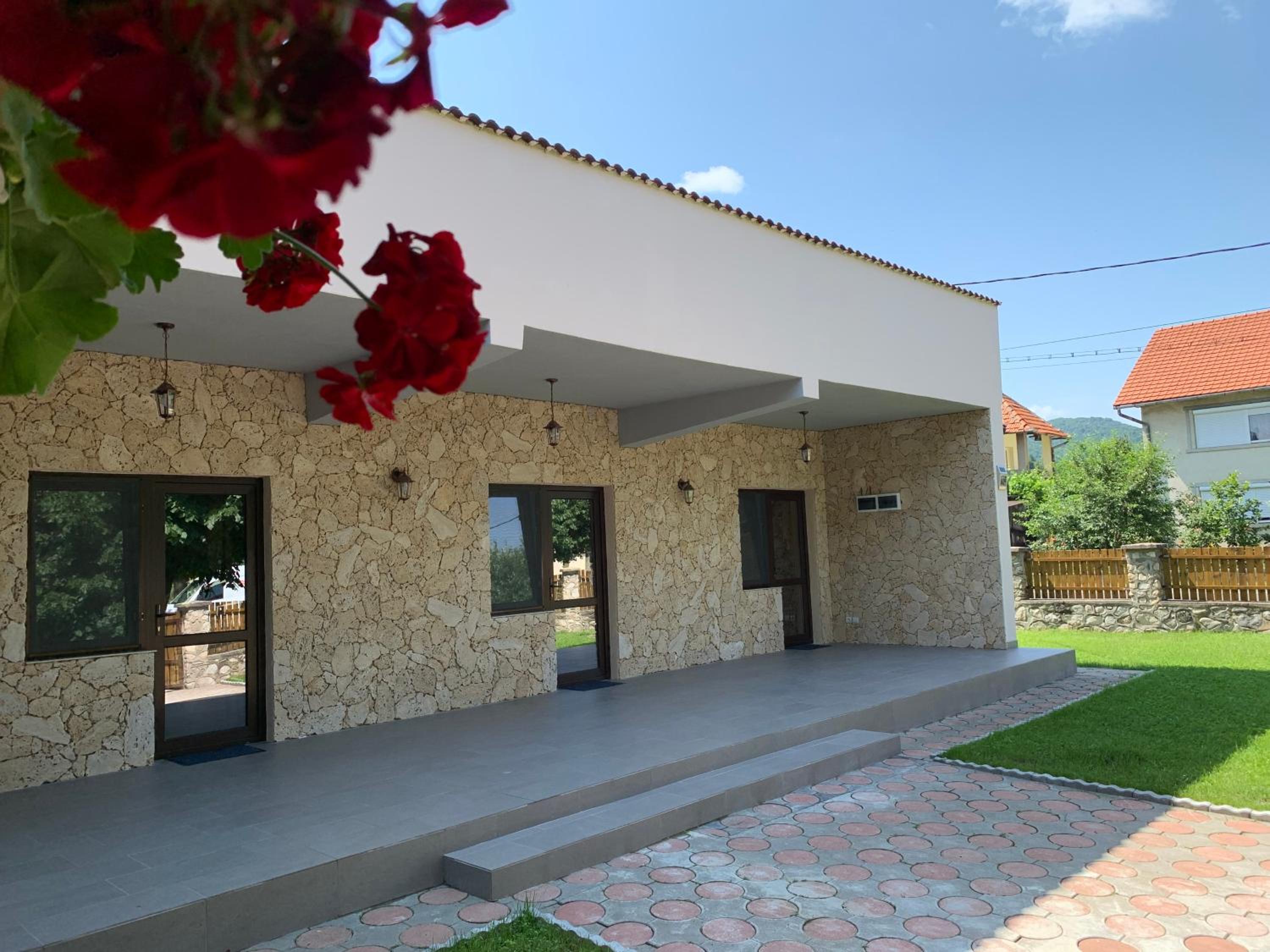 Hotel Casa Roka - Image 1