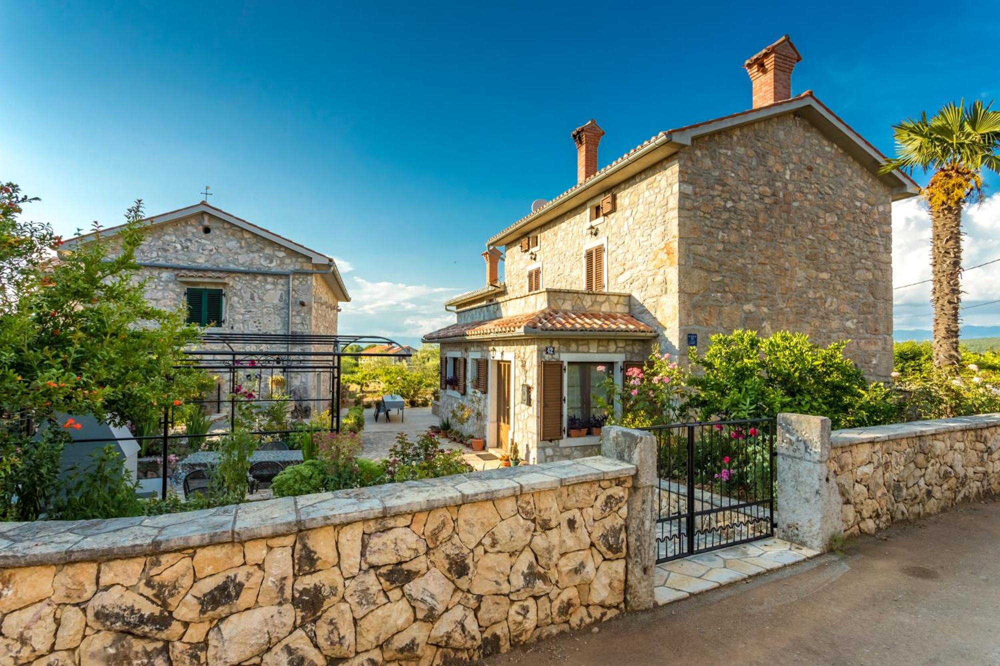 Hotel Country Villa St Anton - Image 1