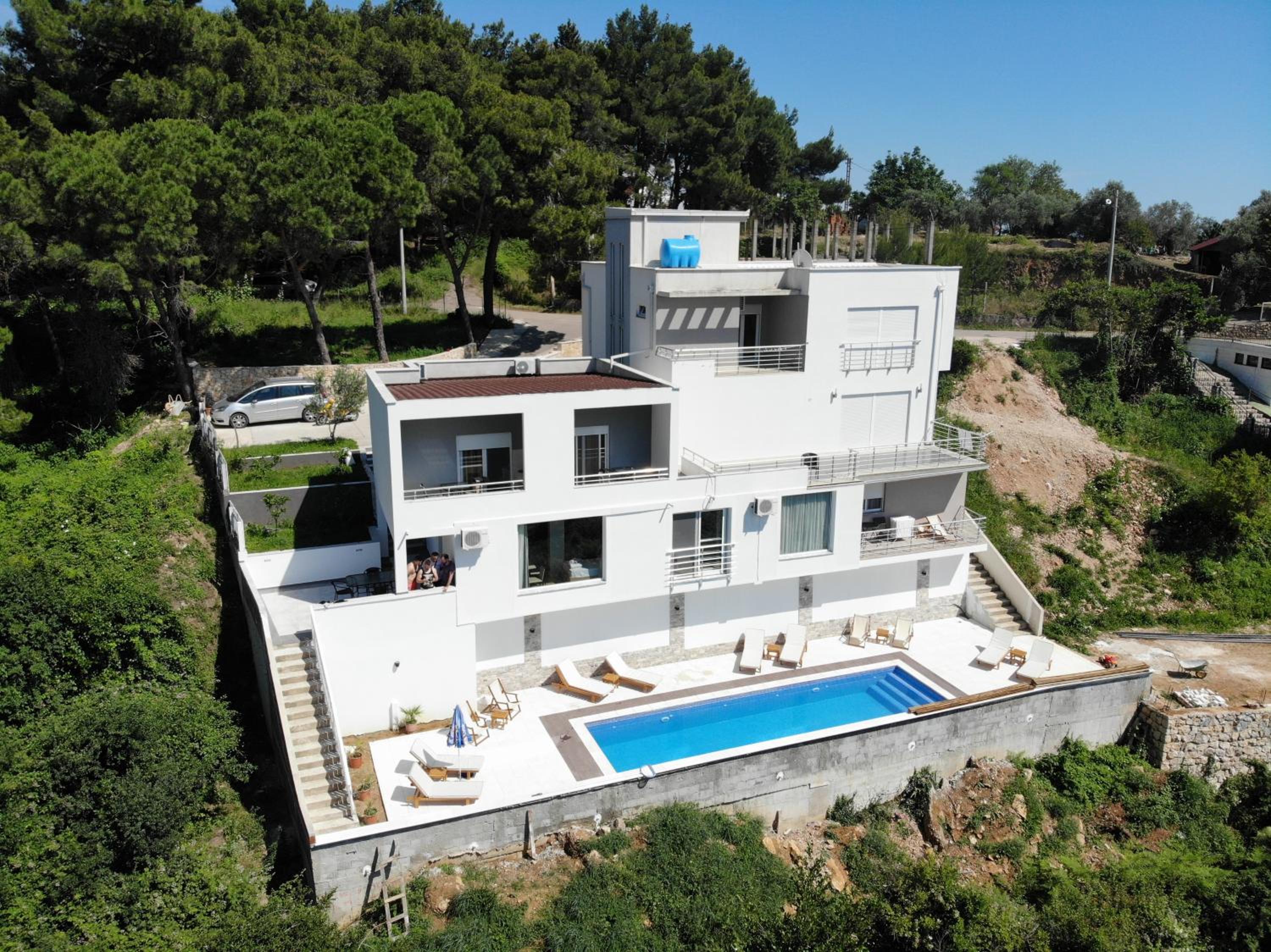 Belvedere Apartments view 5