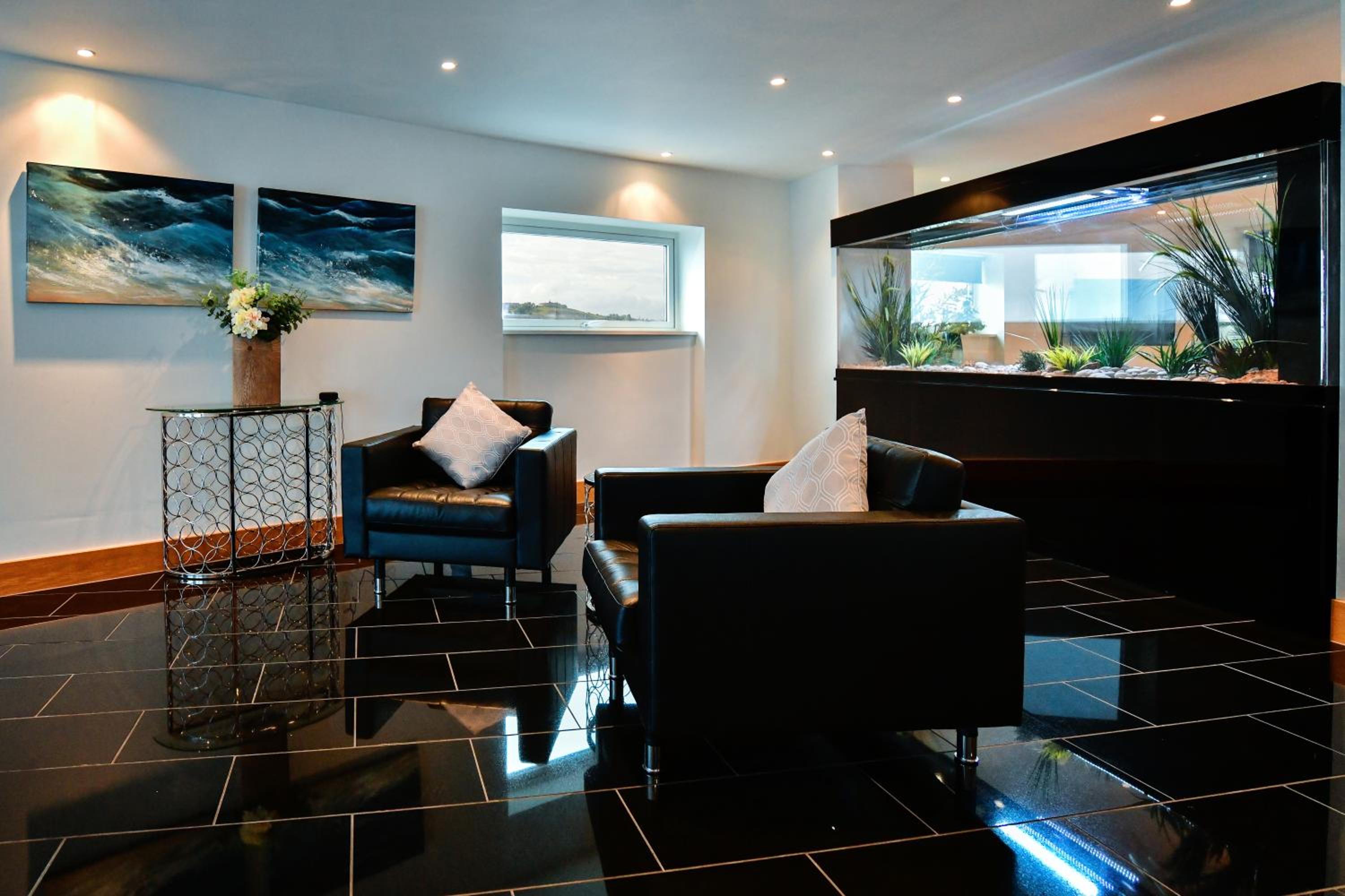 Impressive Beach View Penthouse view 4