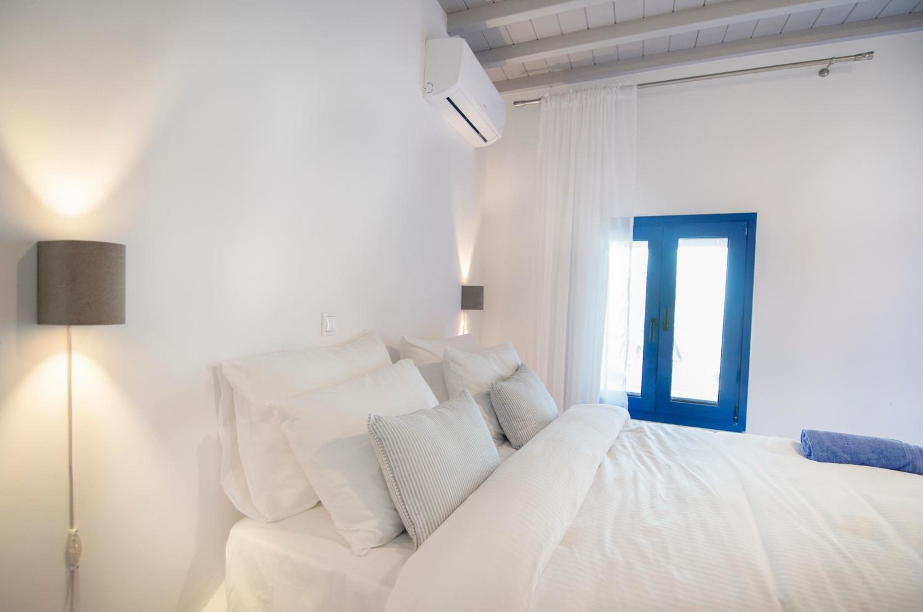 Seafront Villa Aktei - Ornos Mykonos view 4