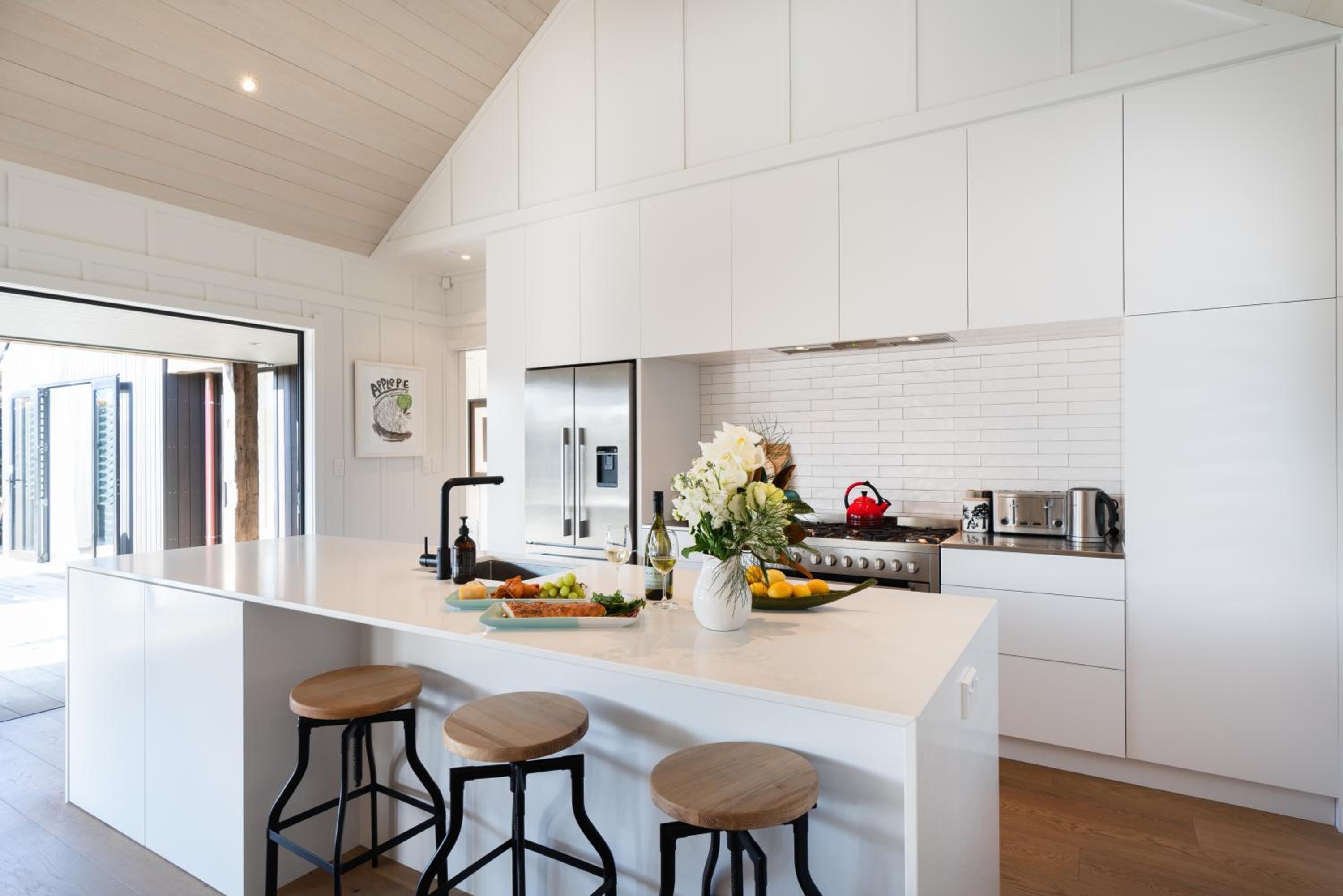 Blackpool Boathouse - Stay Waiheke view 2