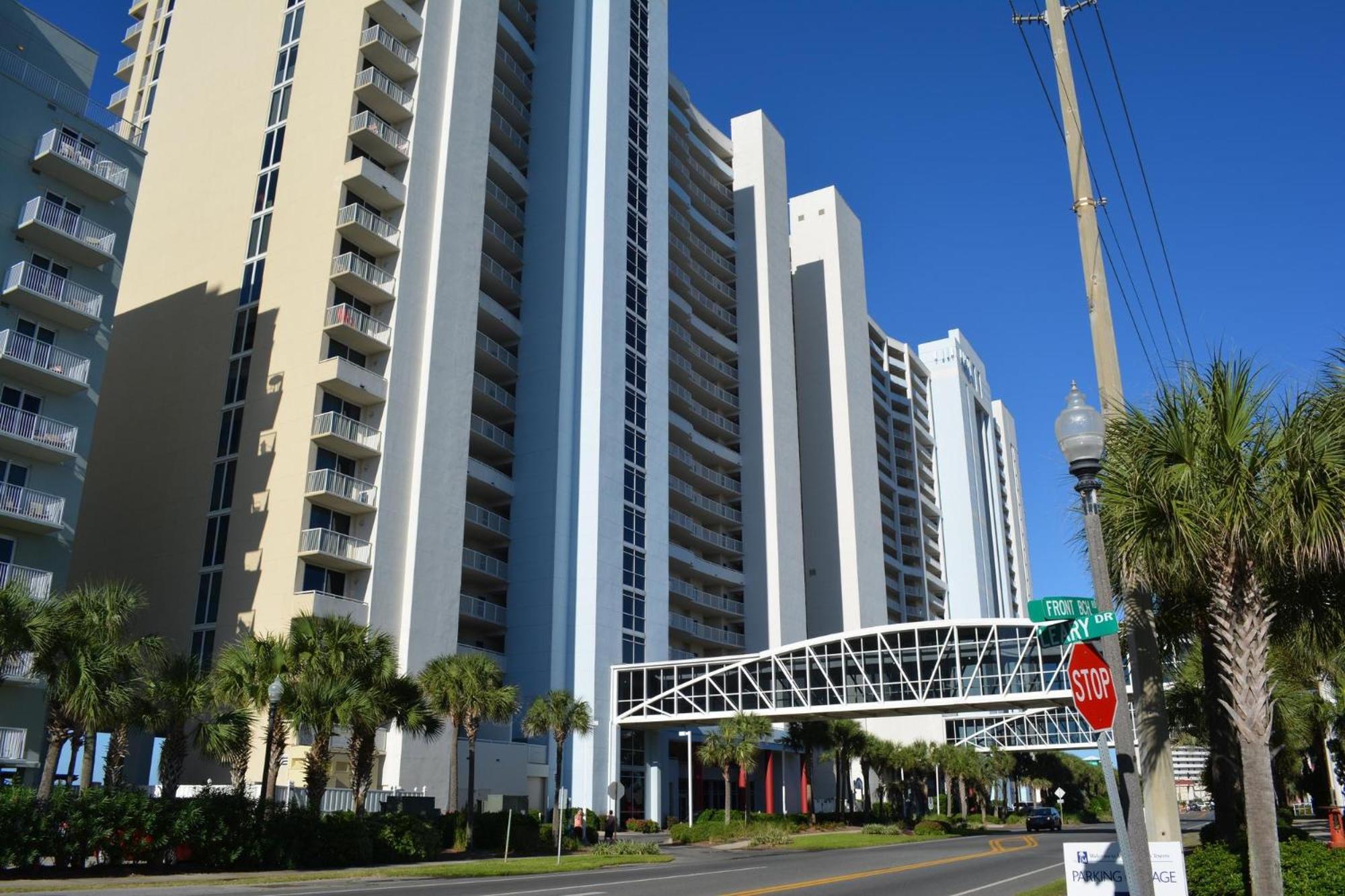 Hotel Majestic Resort 505 with RESERVED parking on 3rd Floor Walk-Over - Image 1