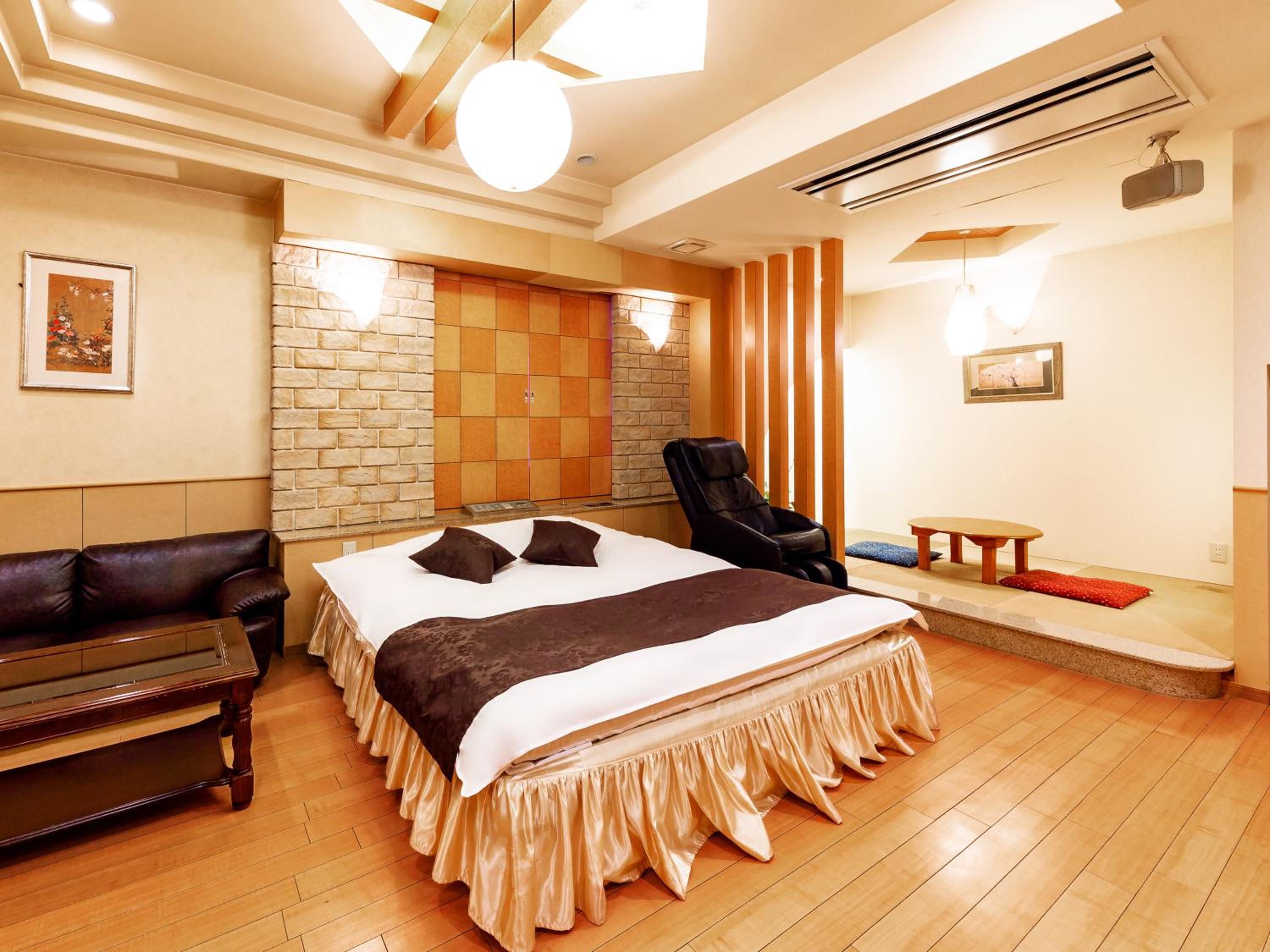 Hotel Mine (Love Hotel)