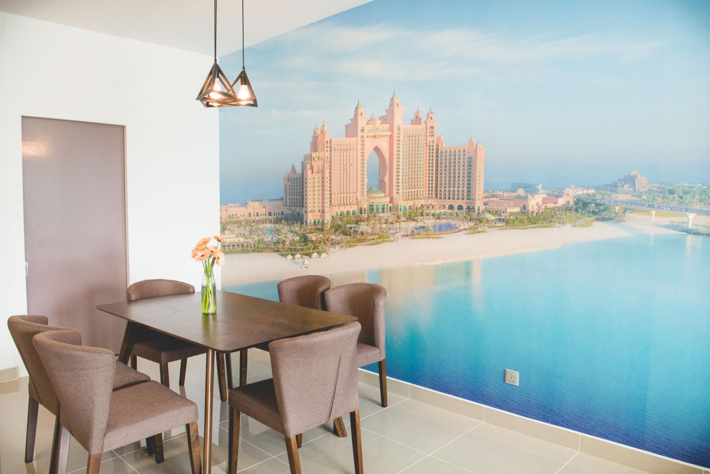 Amerin Mall & Suites