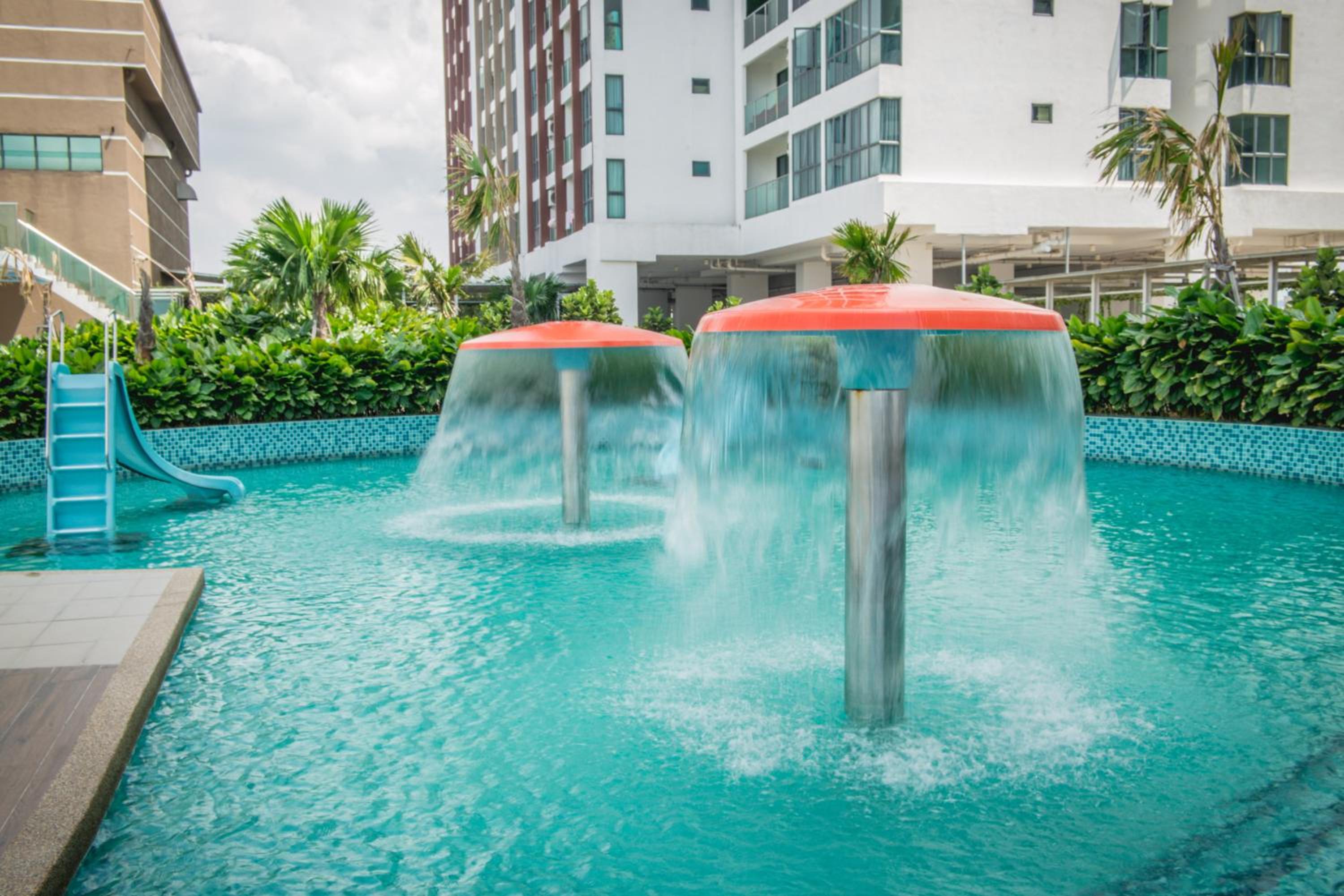 Amerin Mall & Suites